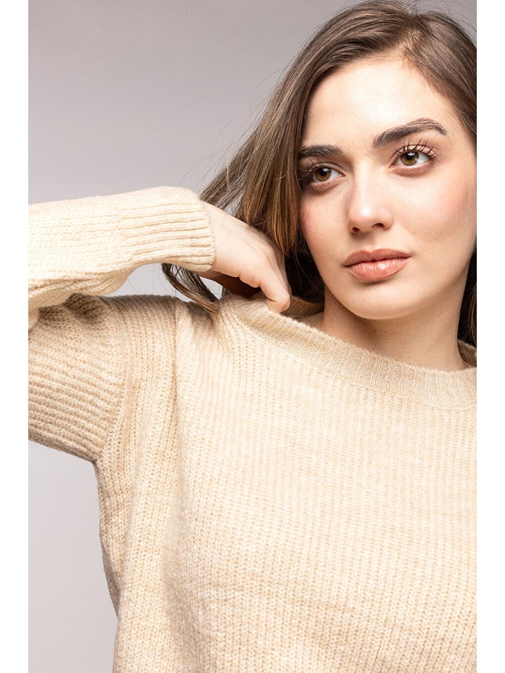 Bej Bisiklet Yaka Dokulu Triko Kazak-2