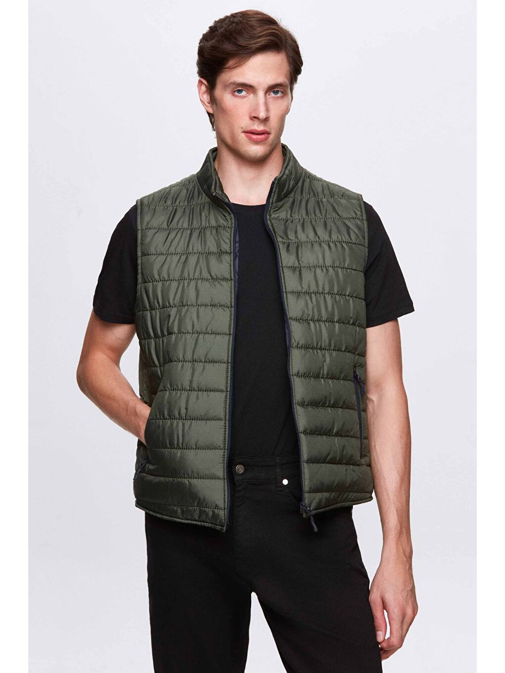 Regular Fit Haki Dik Yaka Elyaf Dolgulu Mevsimlik Fermuarlı Şişme Yelek Mont-1