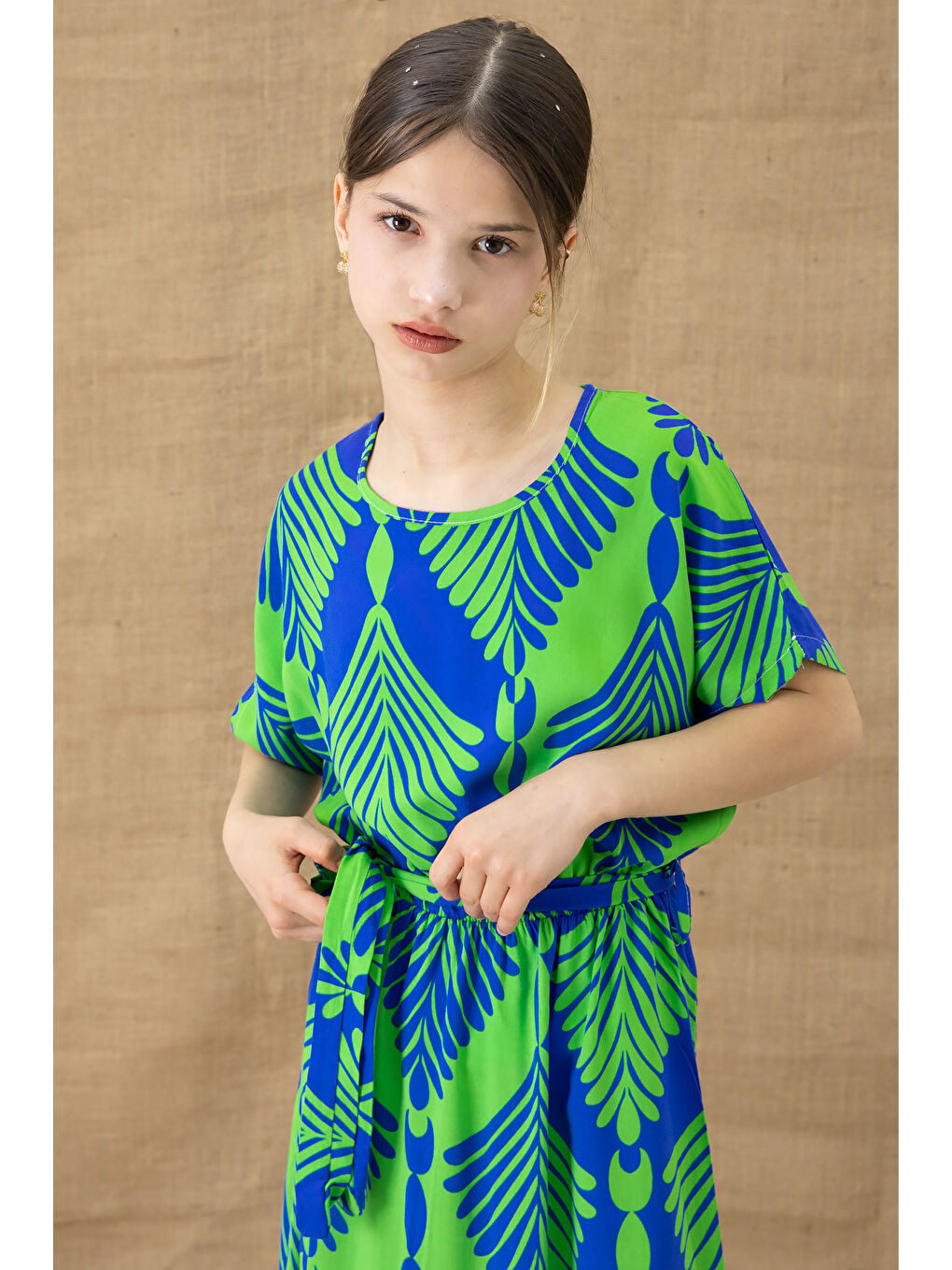 Yeşil Yaprak Desenli Fırfırlı Kız Çocuk Kuşaklı Elbise 20765-1