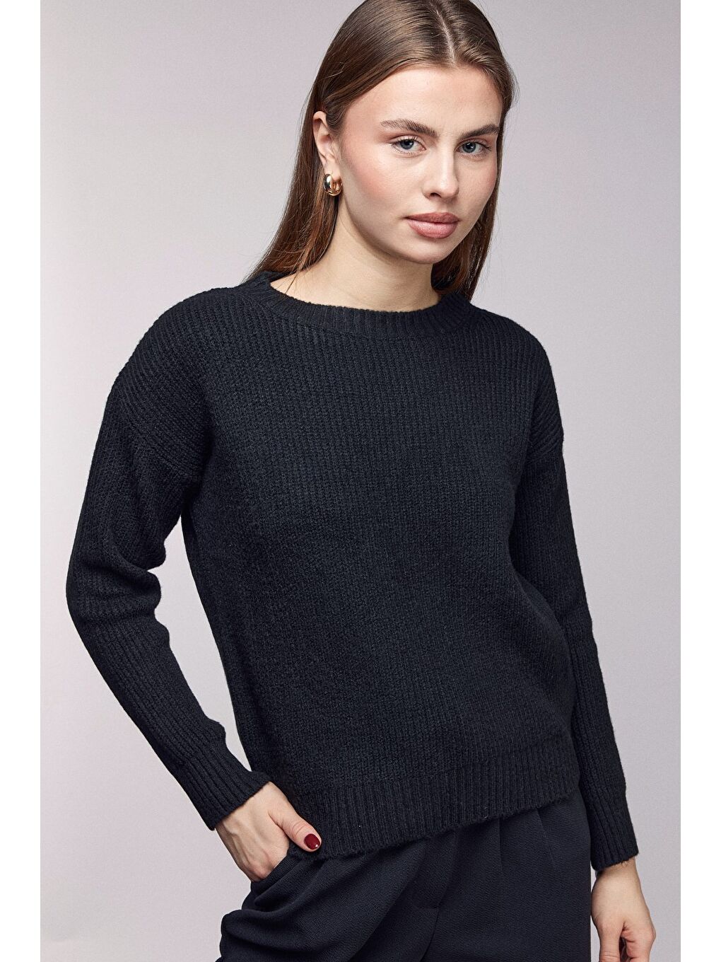 Siyah Bisiklet Yaka Dokulu Triko Kazak