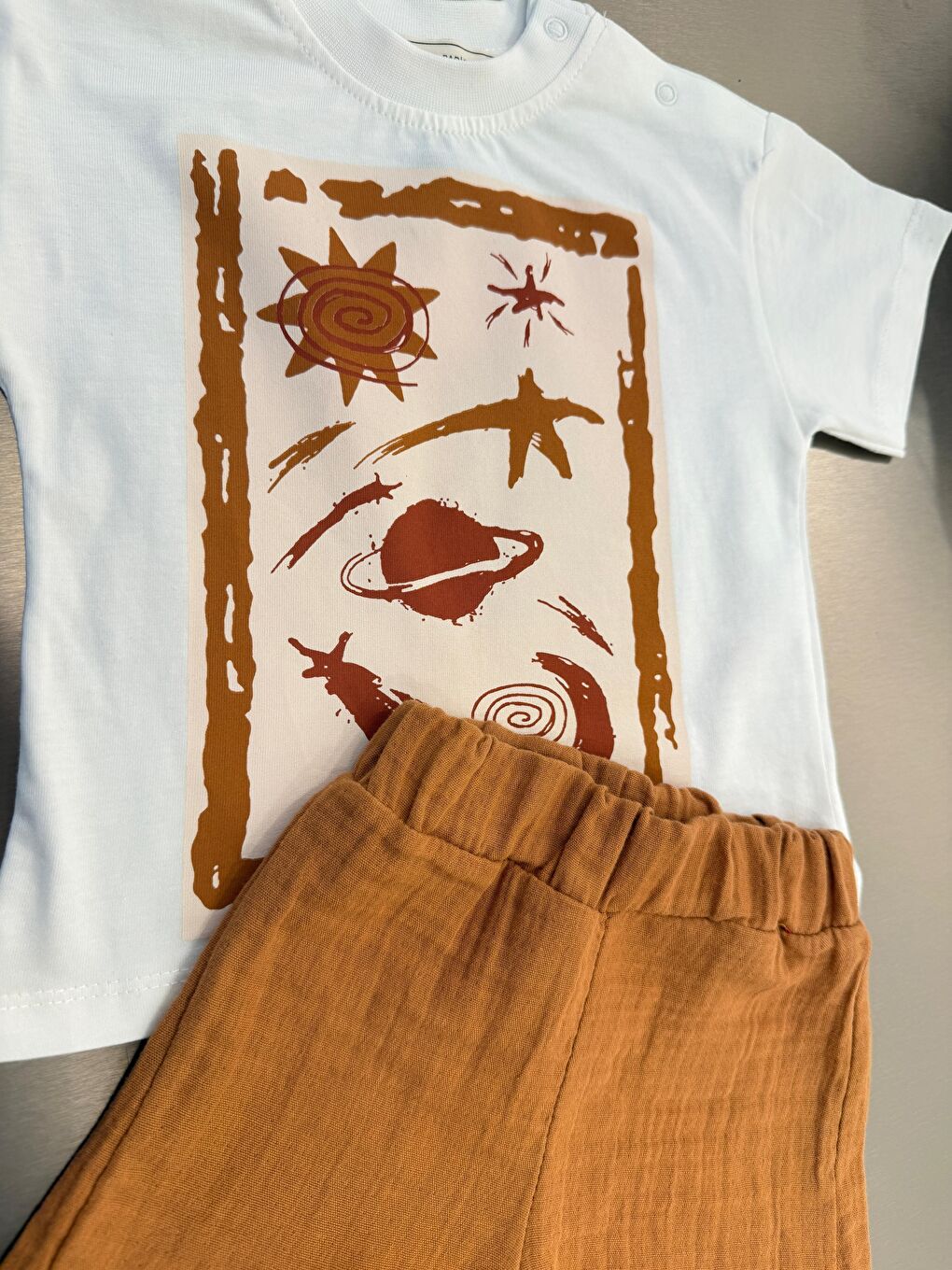 Karışık Unisex Bebek Pamuklu Ekru Uzay Temalı Tişört Şort Takım-4