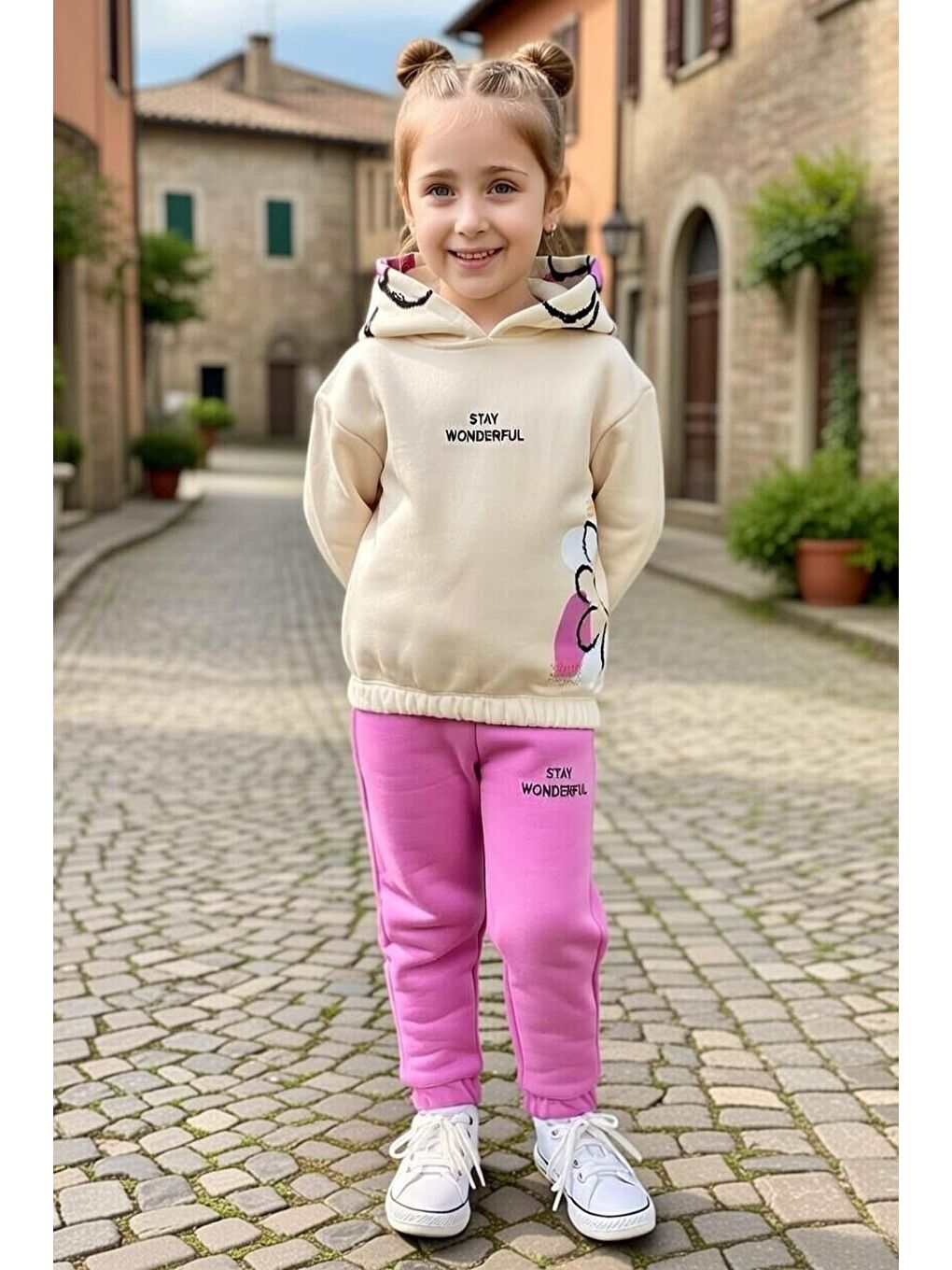 Kız Çocuk Pamuklu Kapüşonlu Üzeri Papatya Desenli Wonderful Yazılı Fuşya Eşofman Takım