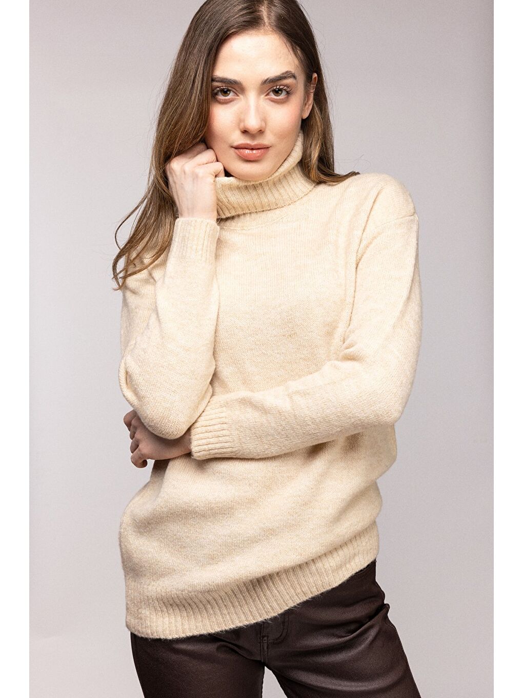 Bej Balıkçı Yaka Oversize Triko Kazak-1