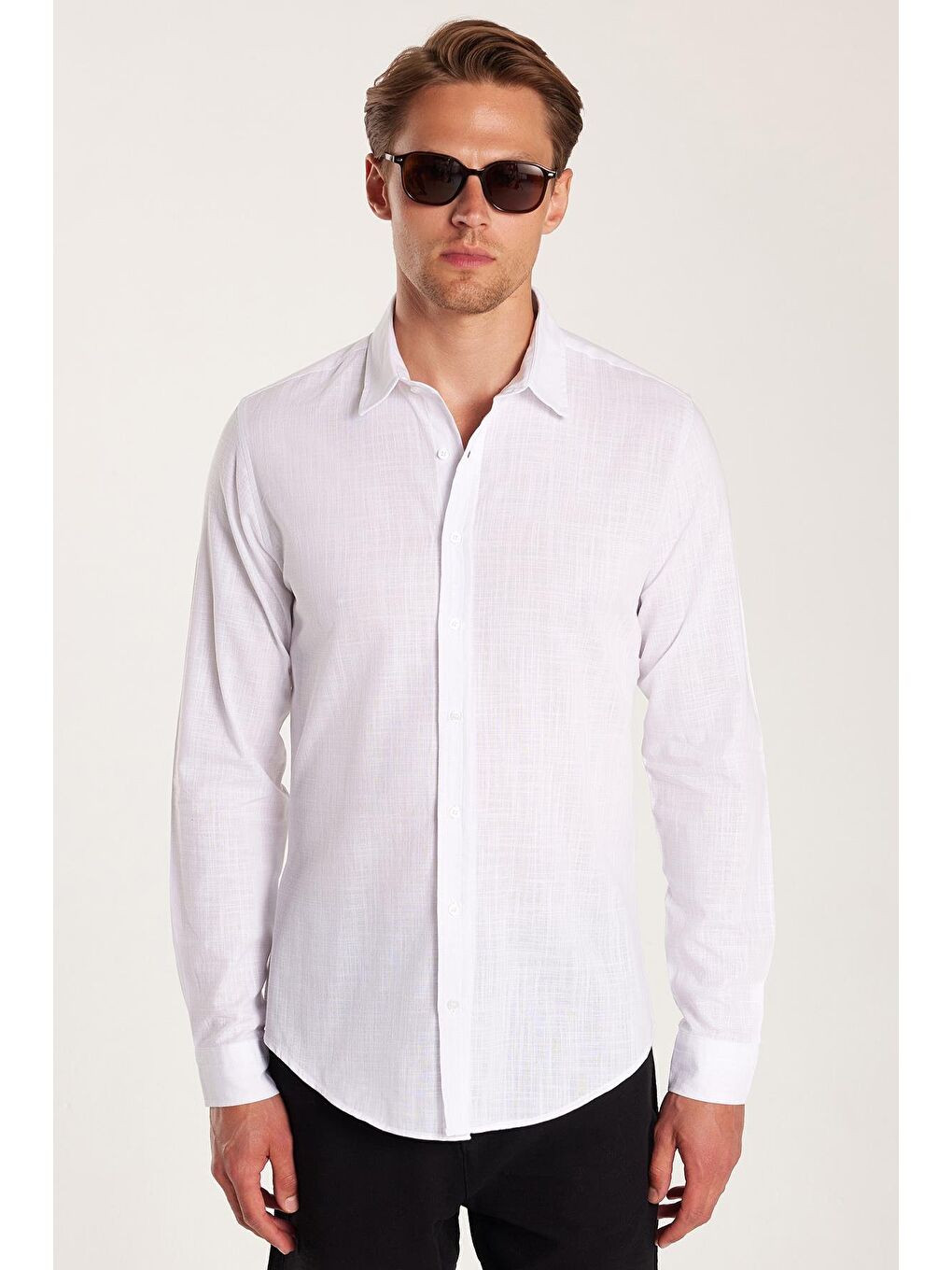 Erkek Slim Fit Dar Kesim Uzun Kollu %100 Pamuk Keten Doku Düz Biyeli Beyaz Gömlek