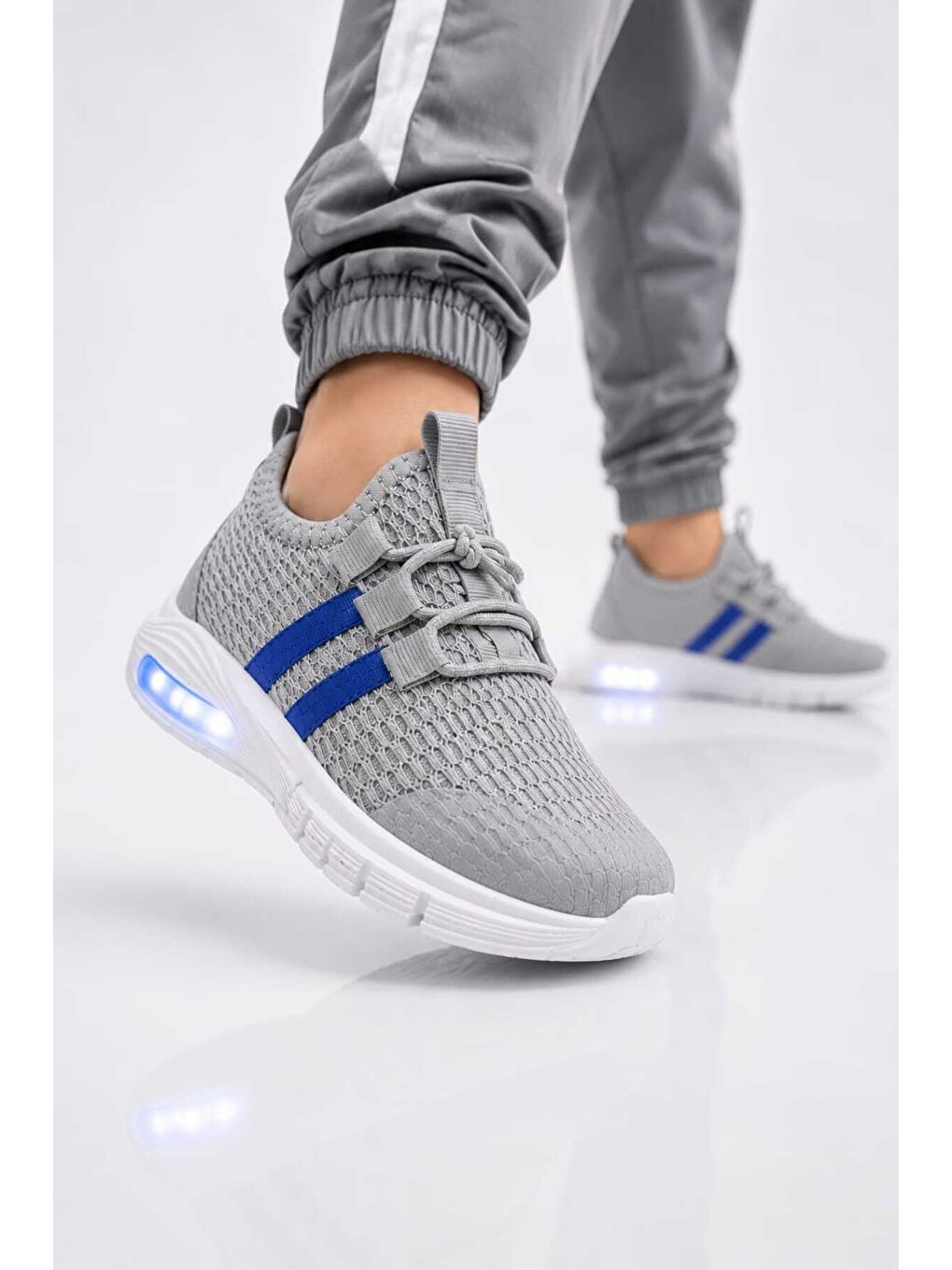 Gri Unisex Çocuk Işıklı Spor Ayakkabı Rahat Günlük Sneaker-1