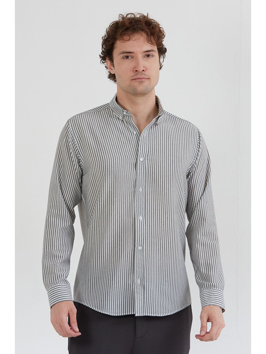 Siyah Çizgili Gofre Kumaş Gömlek