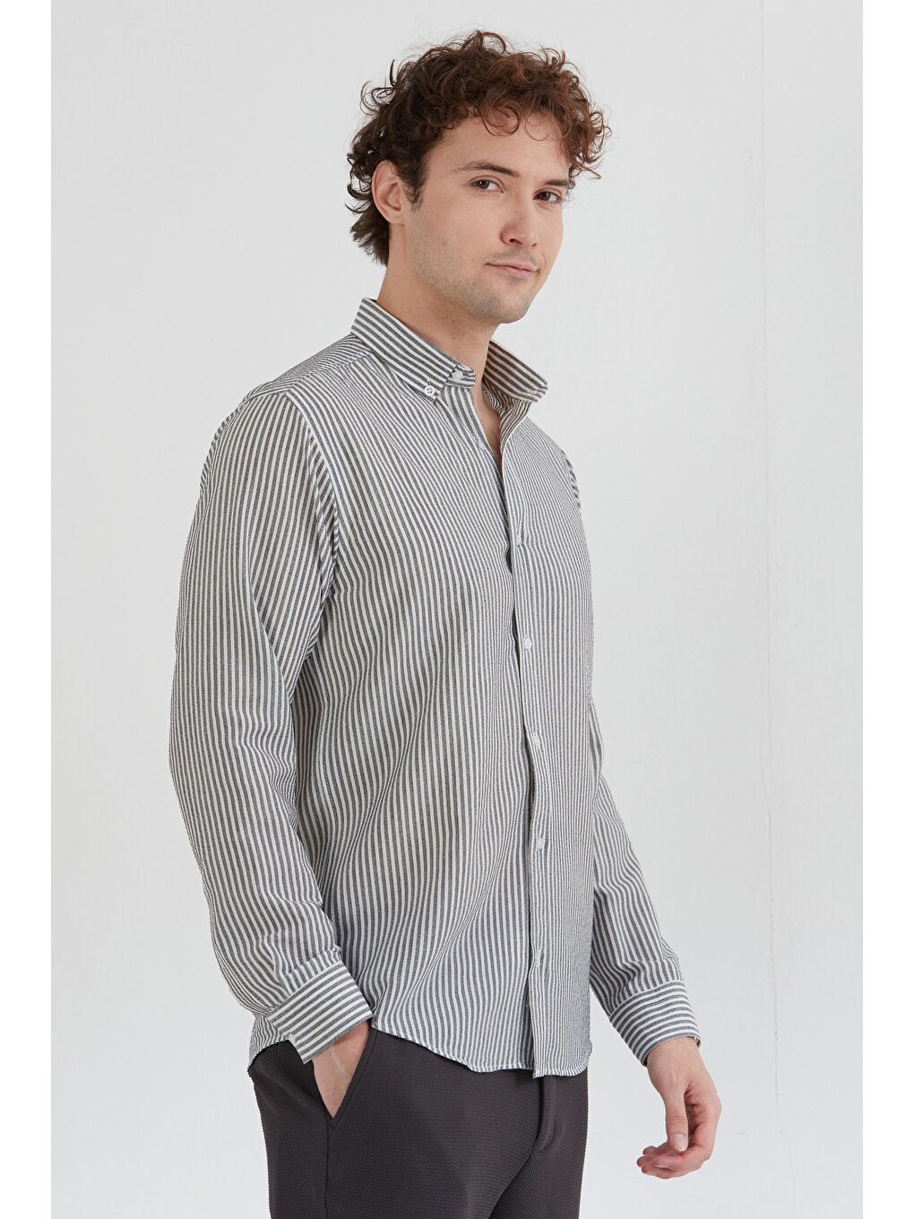 Siyah Çizgili Gofre Kumaş Gömlek-2