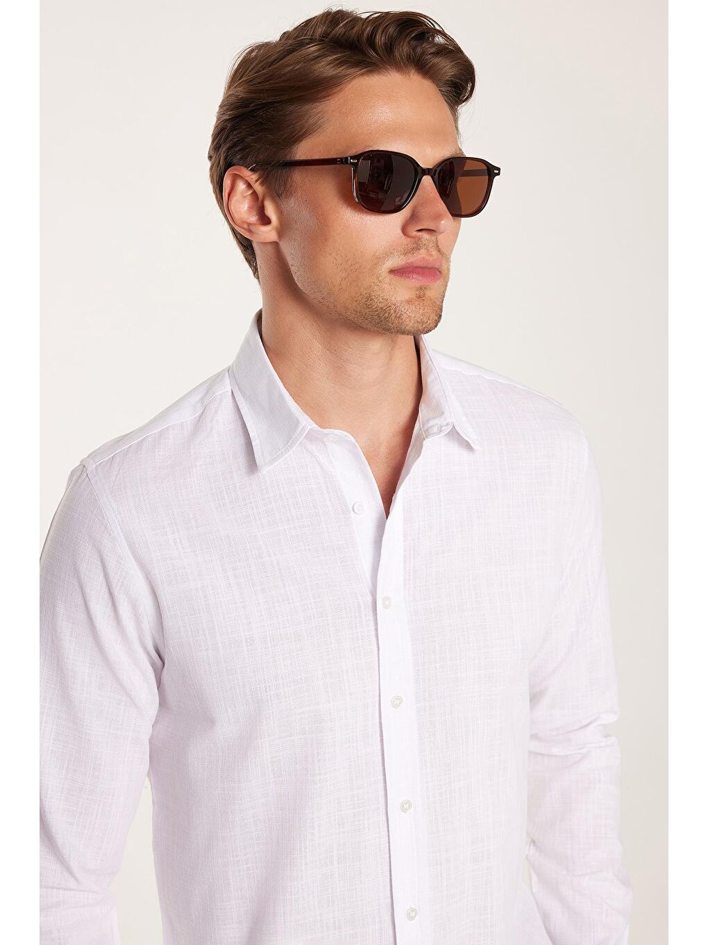 Erkek Slim Fit Dar Kesim Uzun Kollu %100 Pamuk Keten Doku Düz Biyeli Beyaz Gömlek-1