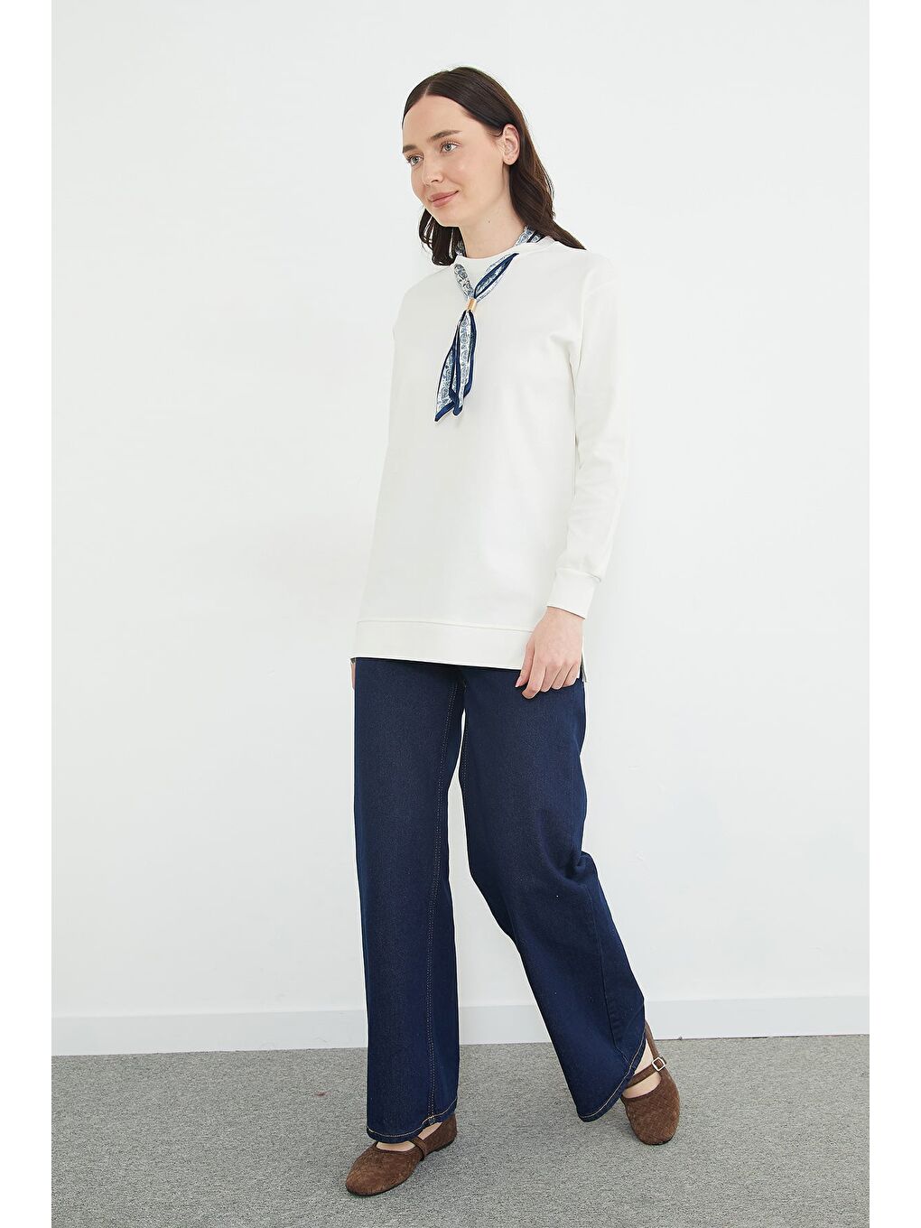 Ekru Fullamodest Fular Detaylı Bisiklet Yaka Tunik-4