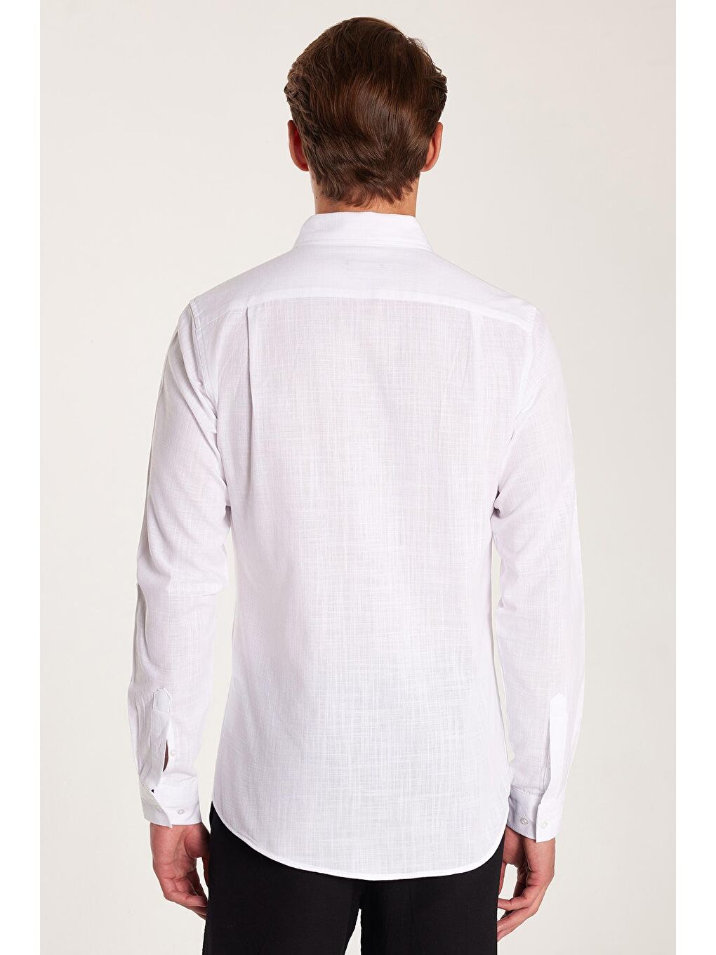 Erkek Slim Fit Dar Kesim Uzun Kollu %100 Pamuk Keten Doku Düz Biyeli Beyaz Gömlek-4