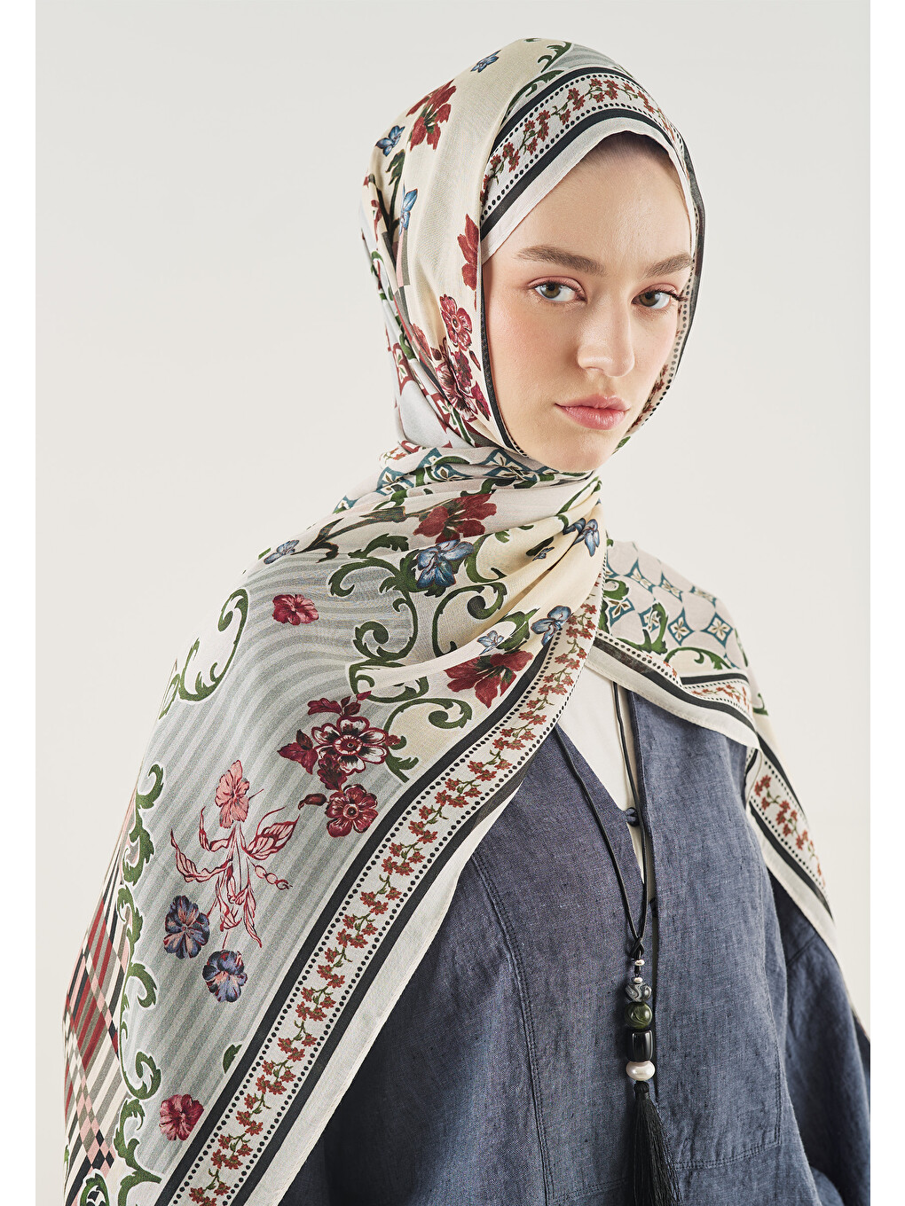Kırmızı Ethnic Garden Desen Soft Viskon Şal Vişne-3
