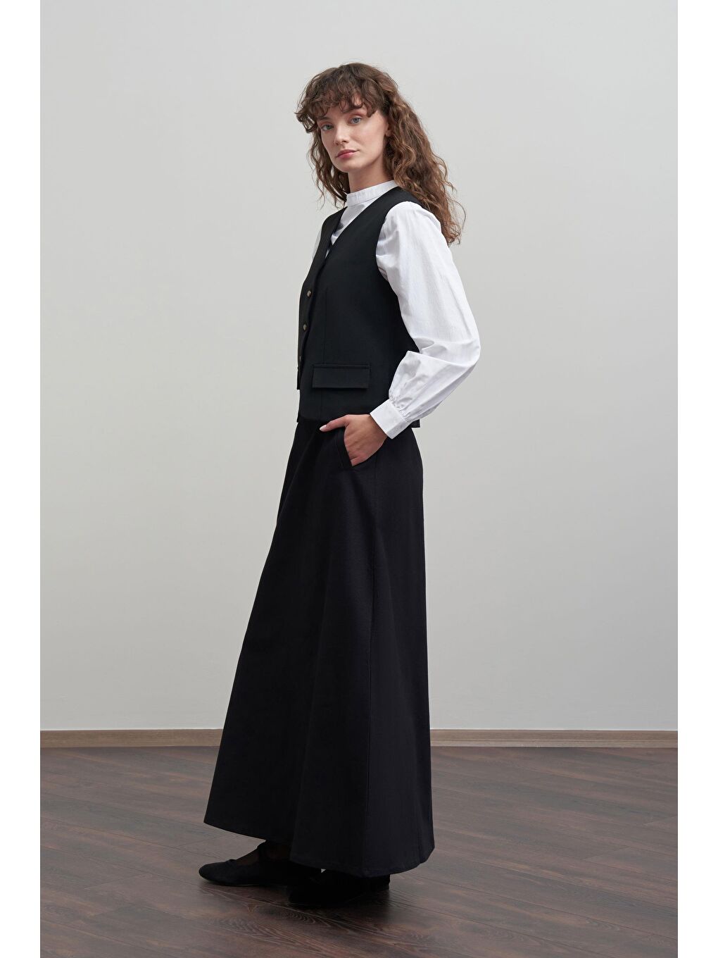 Siyah-Gabardin Belden Bantlı Çan Etek-1