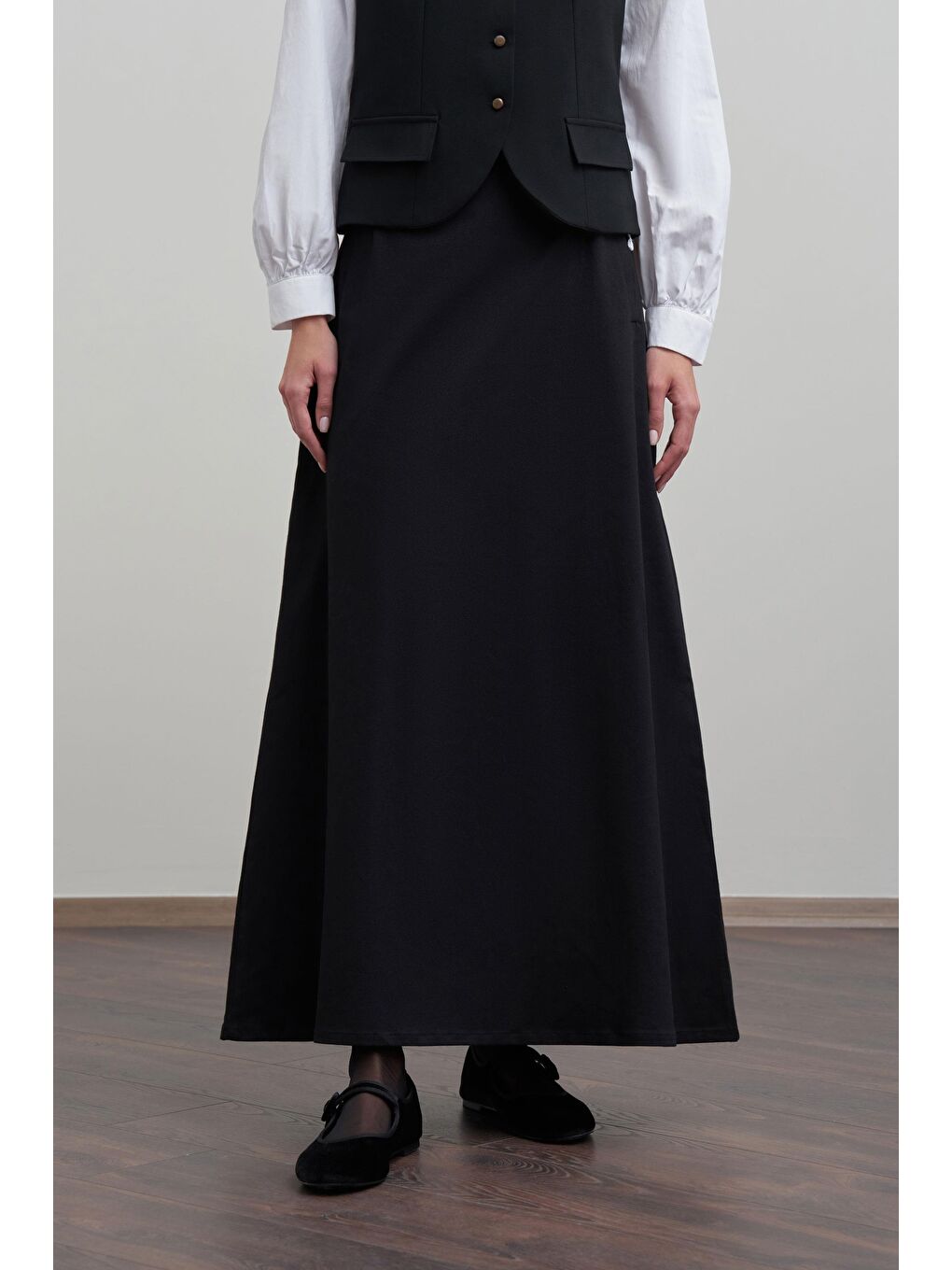 Siyah-Gabardin Belden Bantlı Çan Etek-3