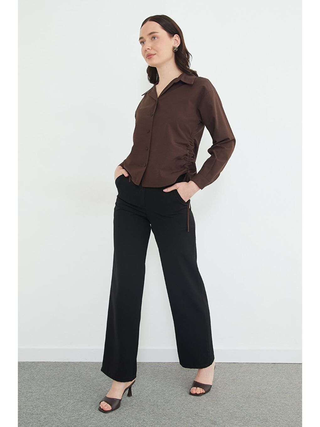 Kahverengi Basic Yanları Büzgülü Salaş Gömlek-3