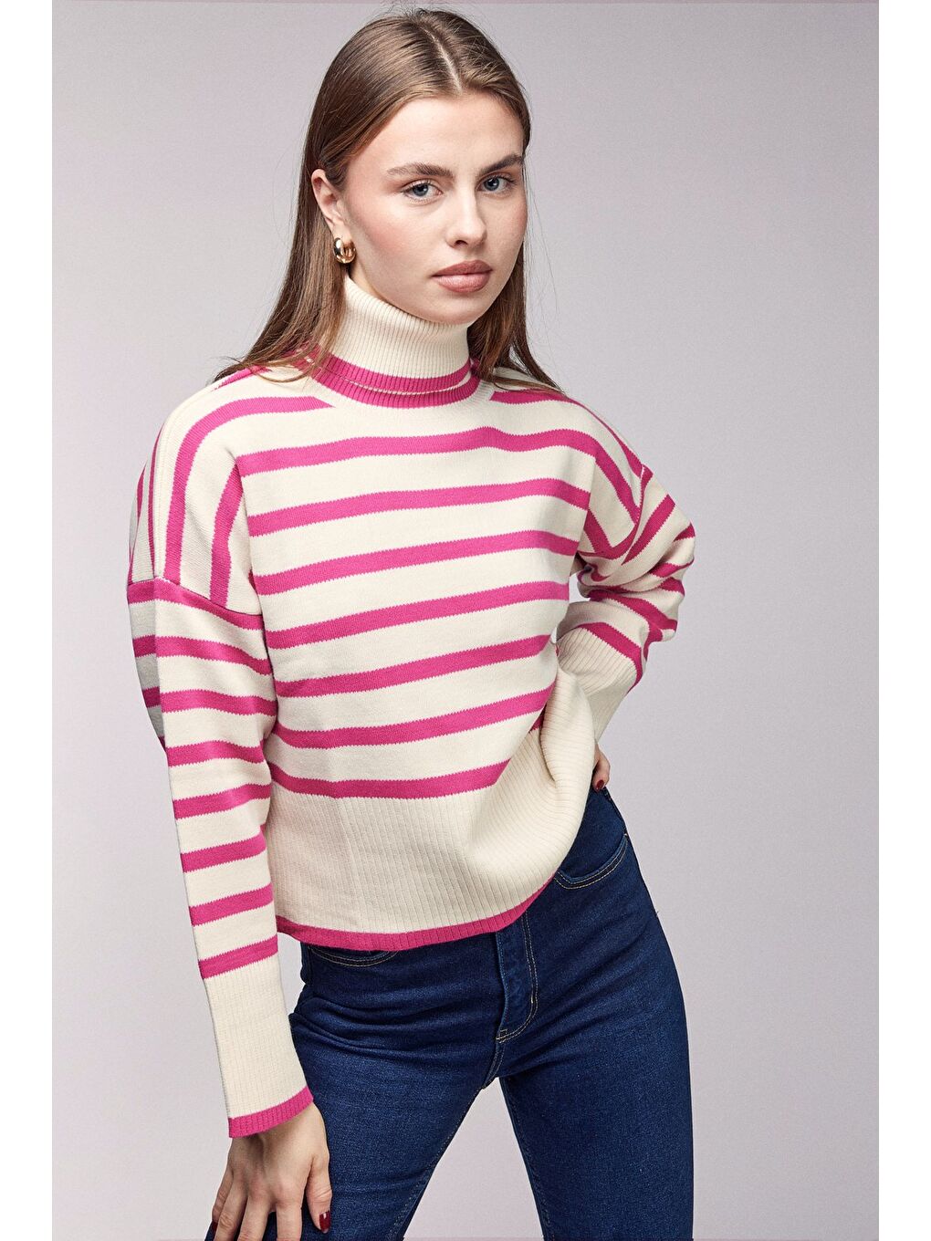 Pembe Çizgili Balıkçı Yaka Oversize Triko Kazak-1