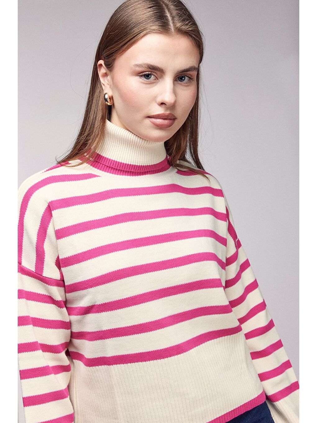 Pembe Çizgili Balıkçı Yaka Oversize Triko Kazak-2