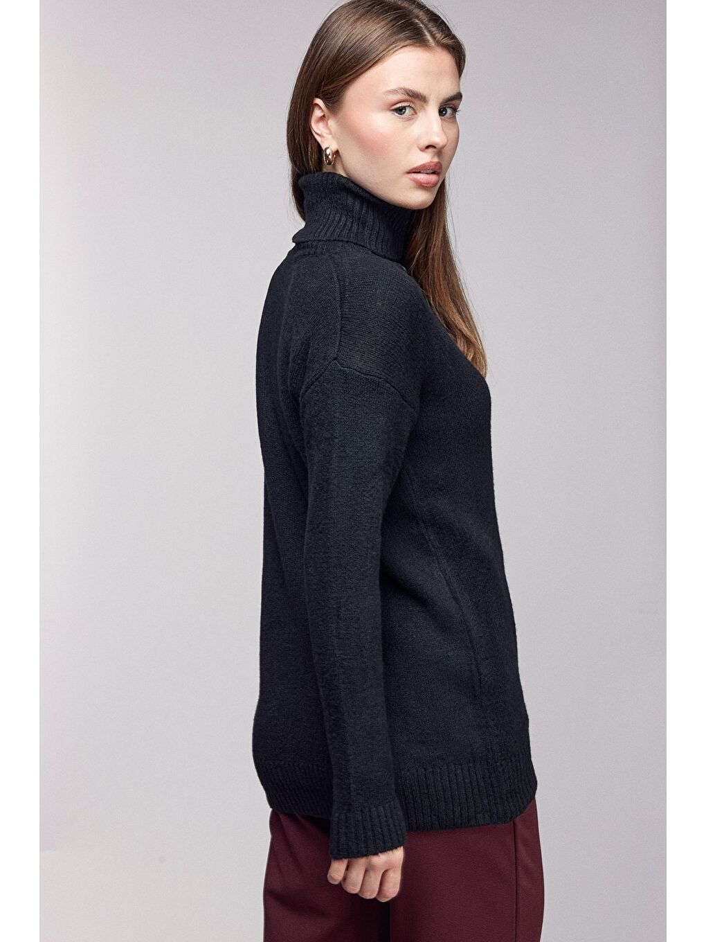 Siyah Balıkçı Yaka Oversize Triko Kazak-3