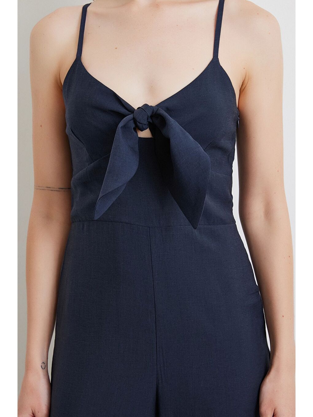 Fiyonklu Askılı Tulum Lacivert-3