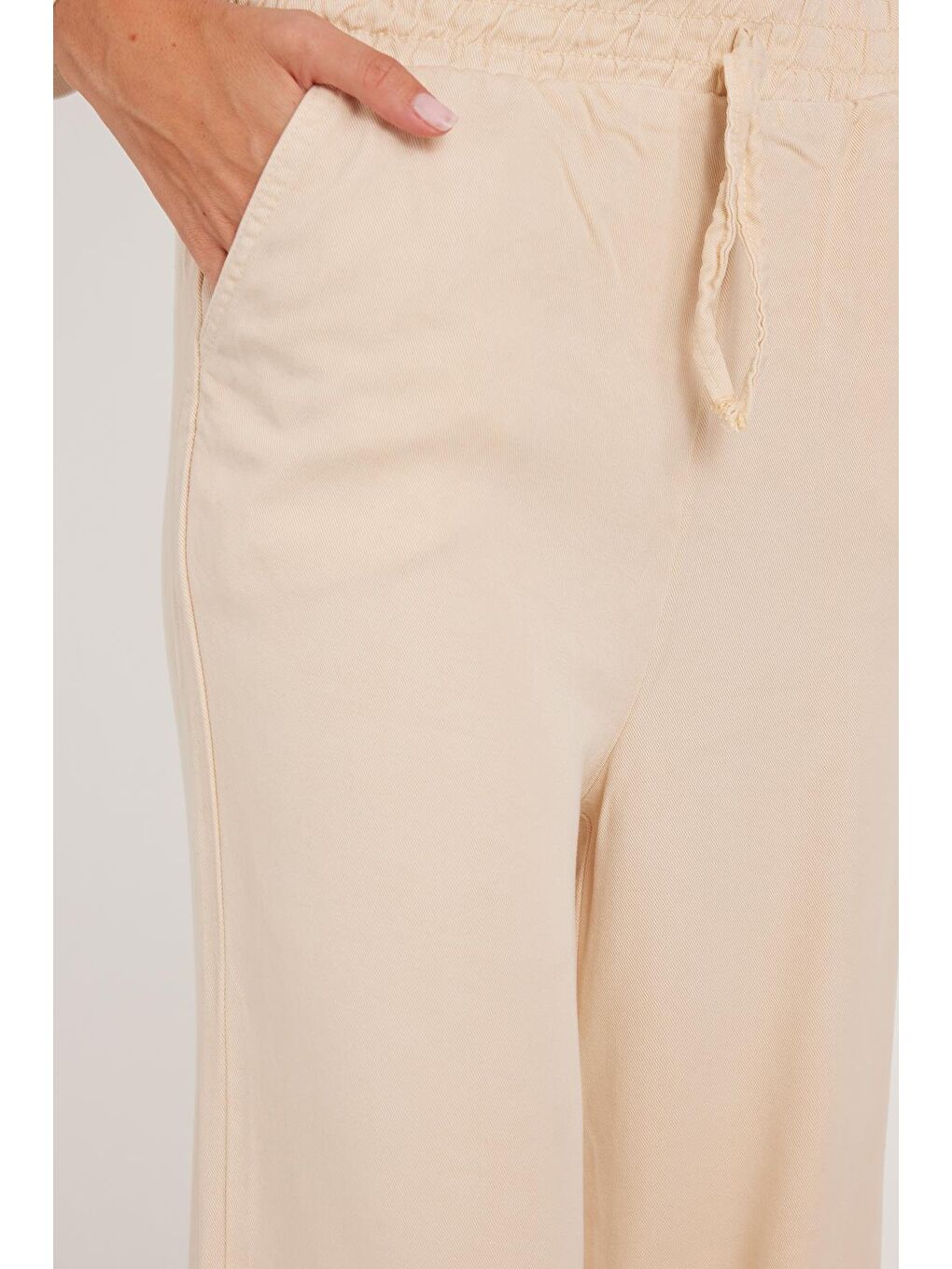 Kadın Regular Fit Klasik Kesim Pamuklu Geniş Paça Bej Pantolon-2