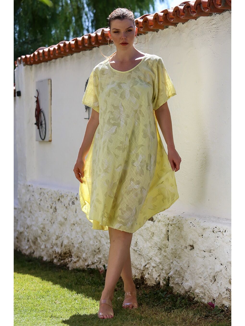 Sarı İtalyan Açık Limon Havuz Yaka Kısa Kol Çiçekli Casual Oversize Dokuma Elbise 110 70-3