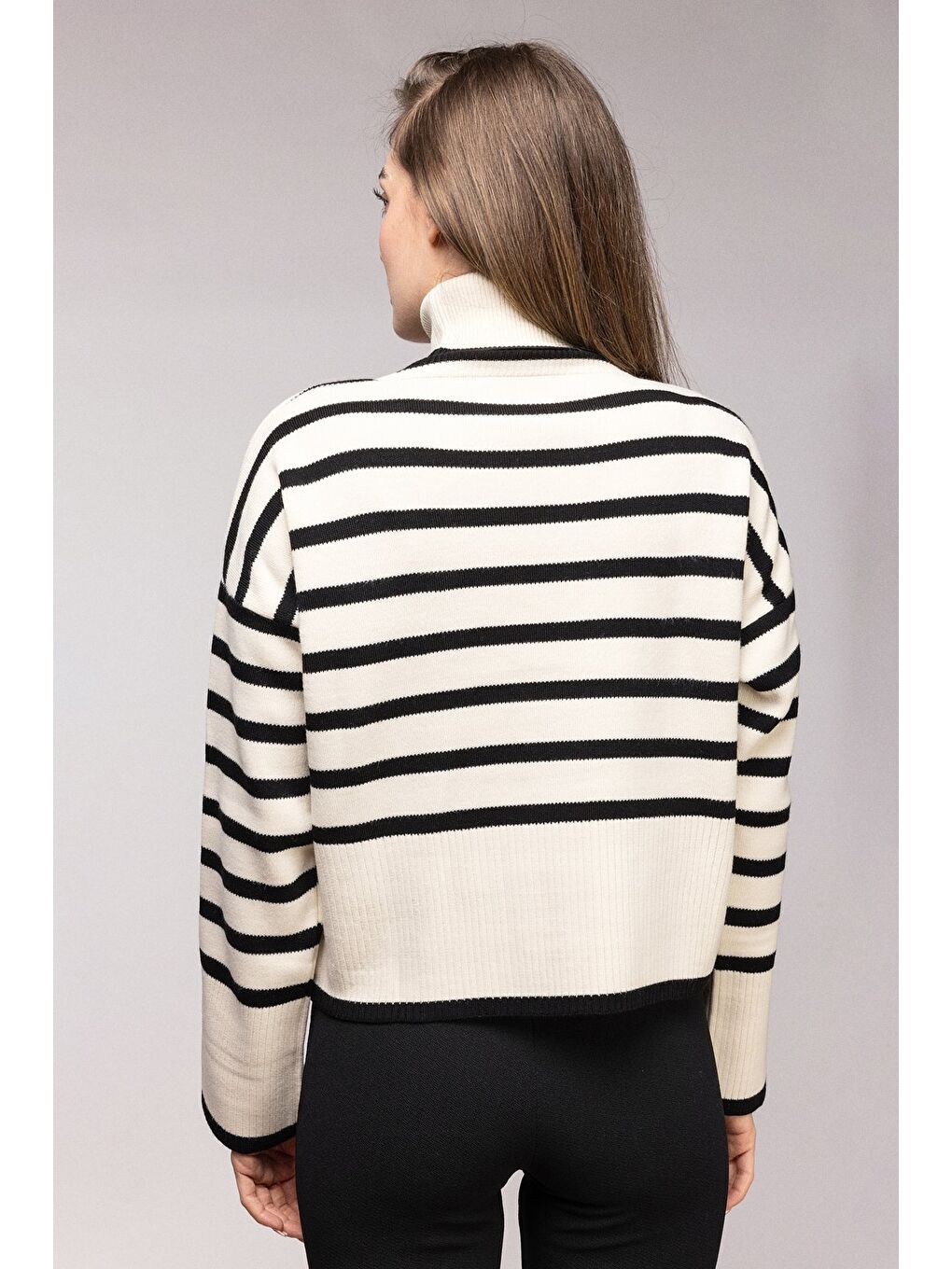 Siyah Çizgili Balıkçı Yaka Oversize Triko Kazak-4