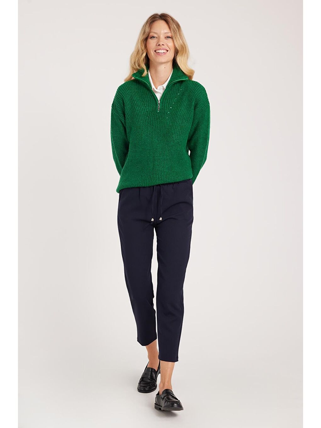 Kadın Relax Fit Rahat Kesim Yüksel Bel Dar Paça Beli Lastikli Bağcıklı Lacivert Pantolon-4