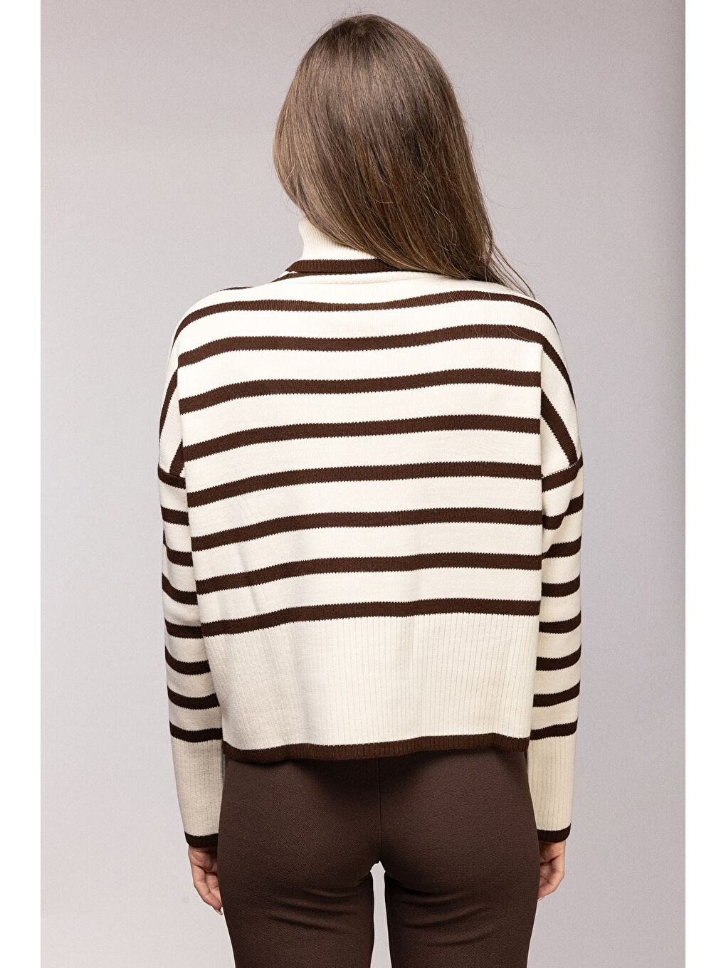 Kahverengi Çizgili Balıkçı Yaka Oversize Triko Kazak-4