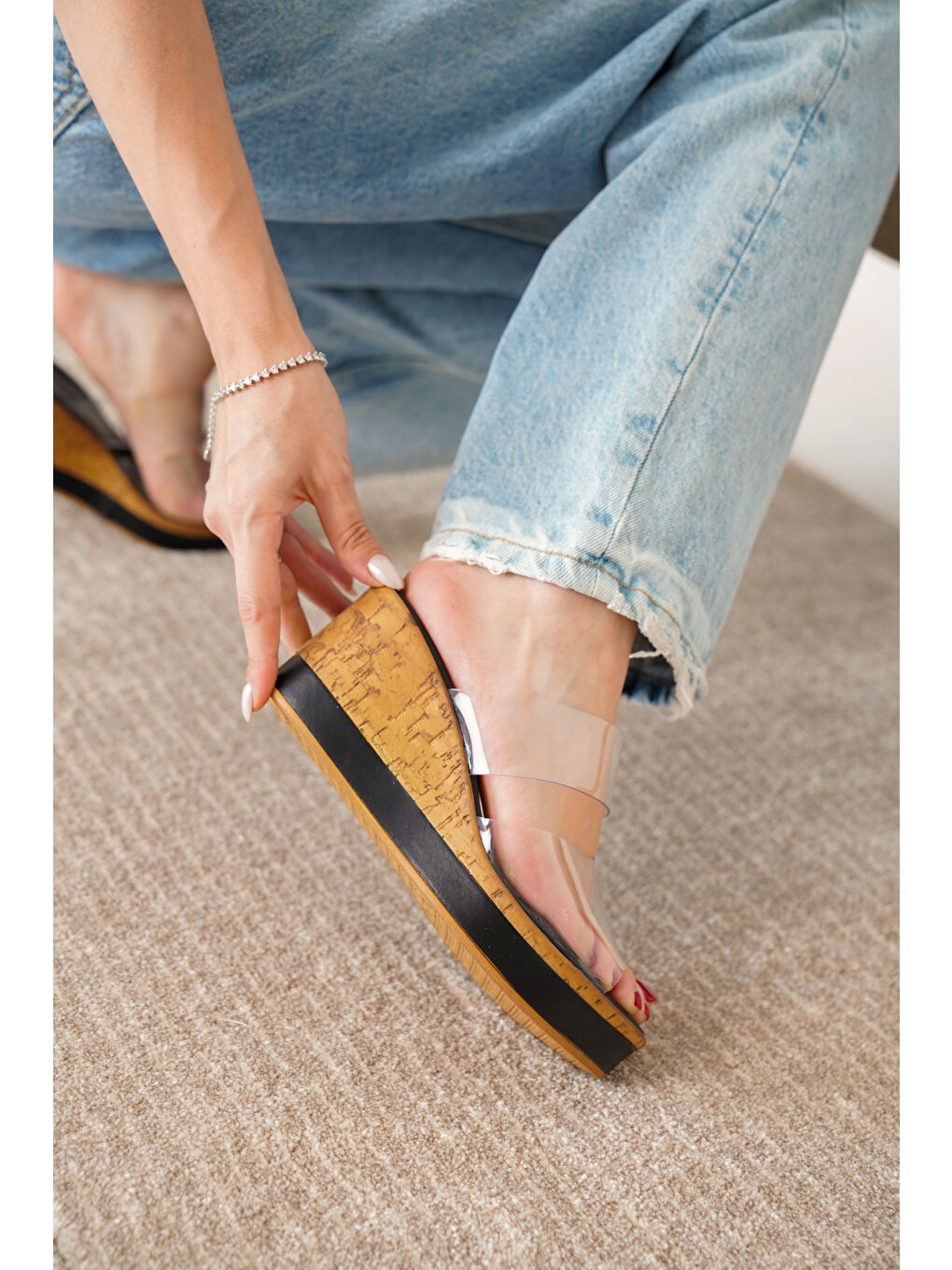 Siyah D02002 Günlük Ortopedik Dolgu Topuklu Kadın Terlik-4