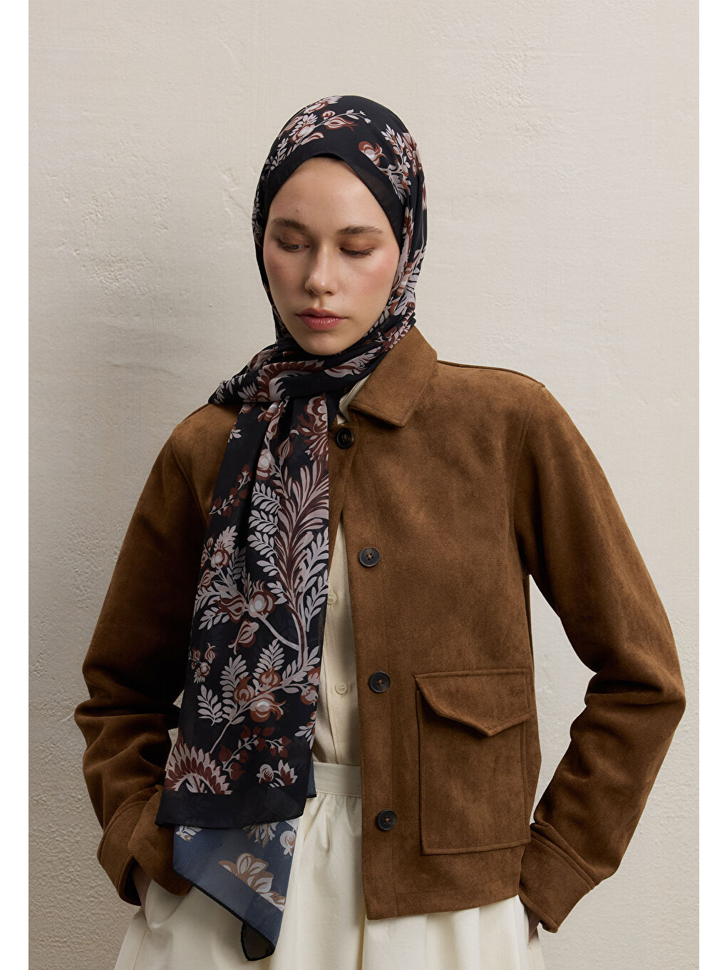 Rosella Desen İpek Krep Şal Siyah-2