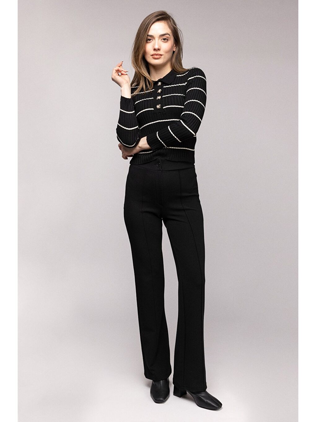 Siyah Çizgili Polo Yaka Düğmeli Fitilli Triko Bluz - Truvakar Kol-3
