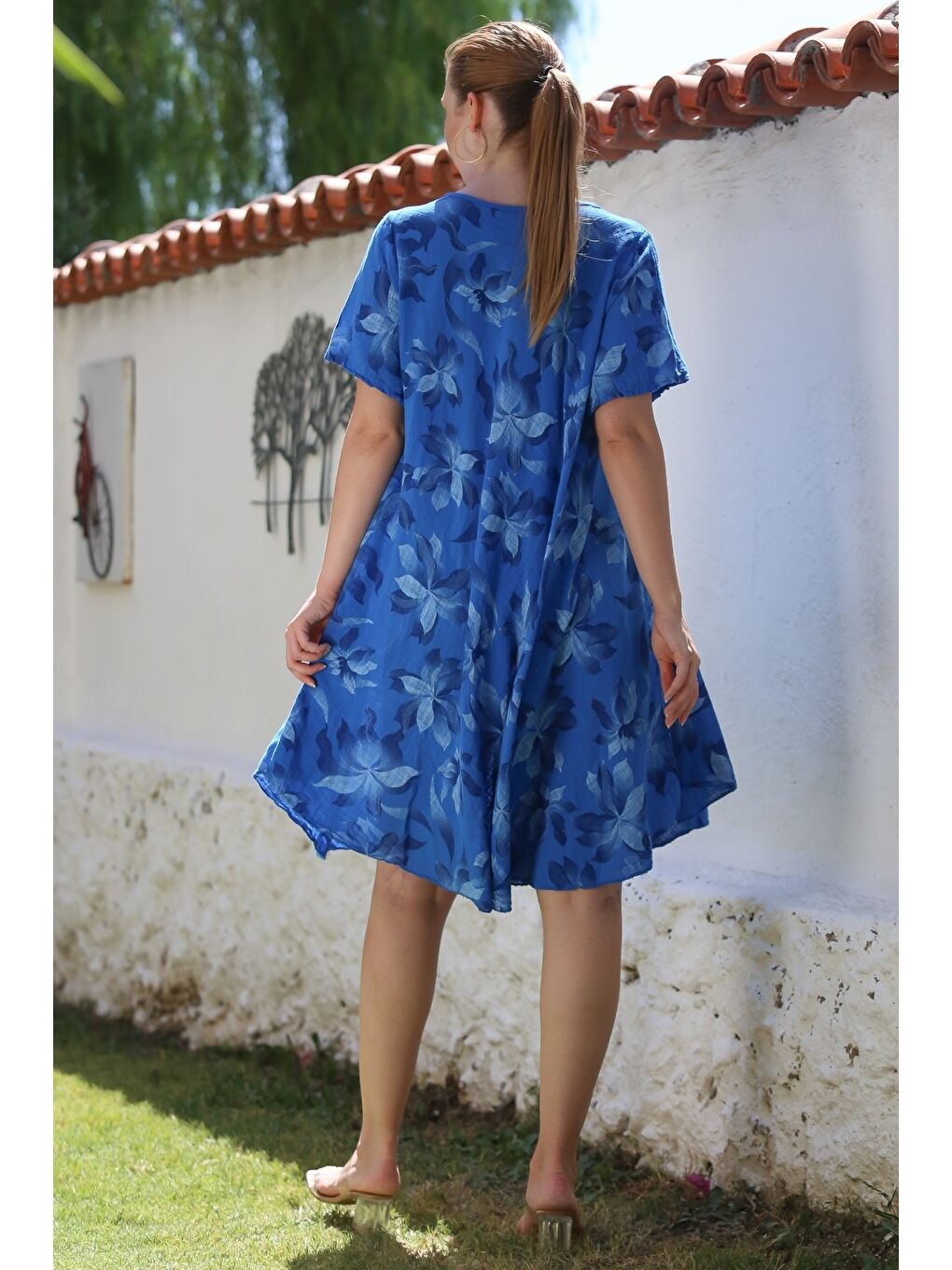 İtalyan Saks Mavisi Havuz Yaka Kısa Kol Çiçekli Casual Oversize Dokuma Elbise 110 70-1