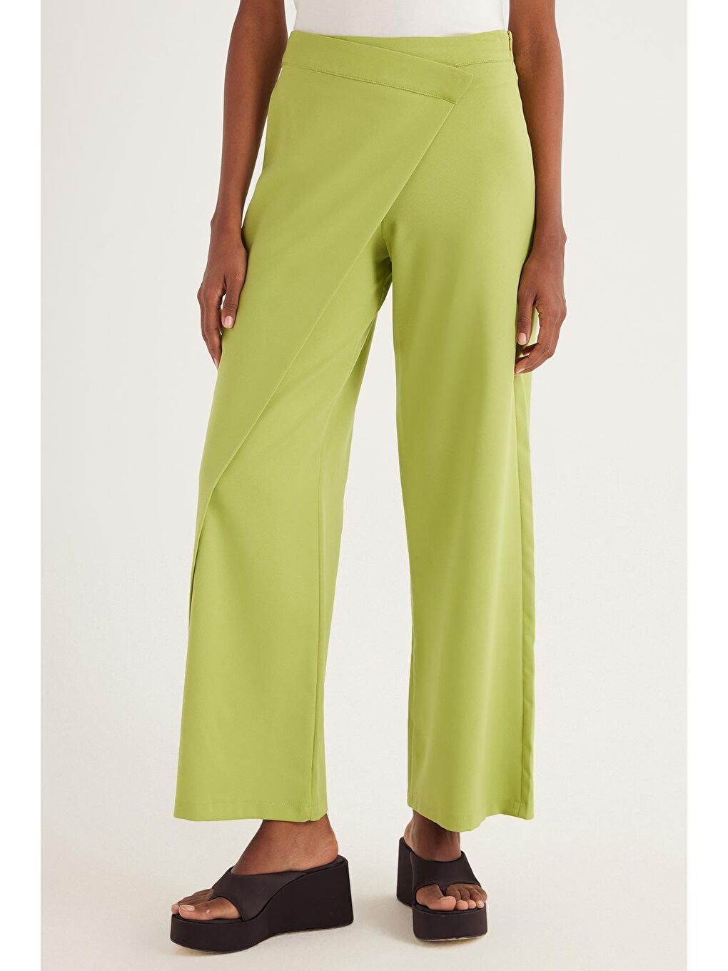 Kadın Standart Fit Geniş Paça Yeşil Double Pantolon