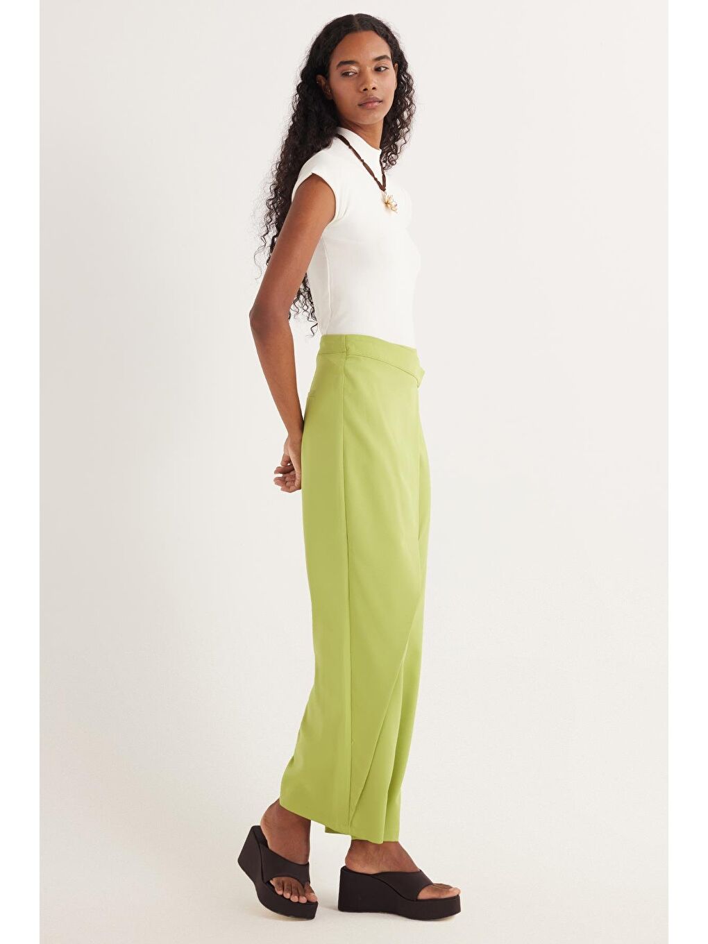 Kadın Standart Fit Geniş Paça Yeşil Double Pantolon-3