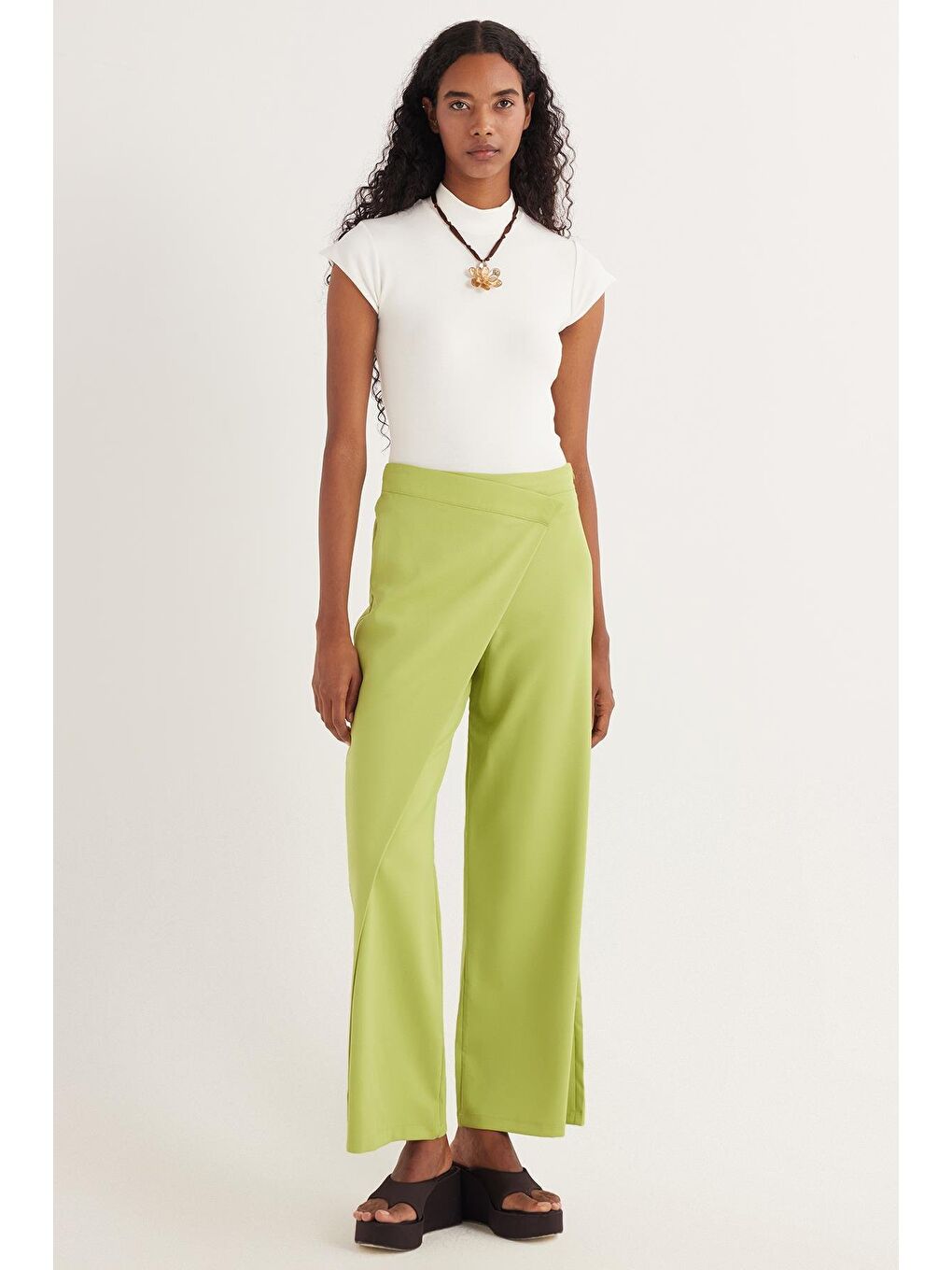 Kadın Standart Fit Geniş Paça Yeşil Double Pantolon-4