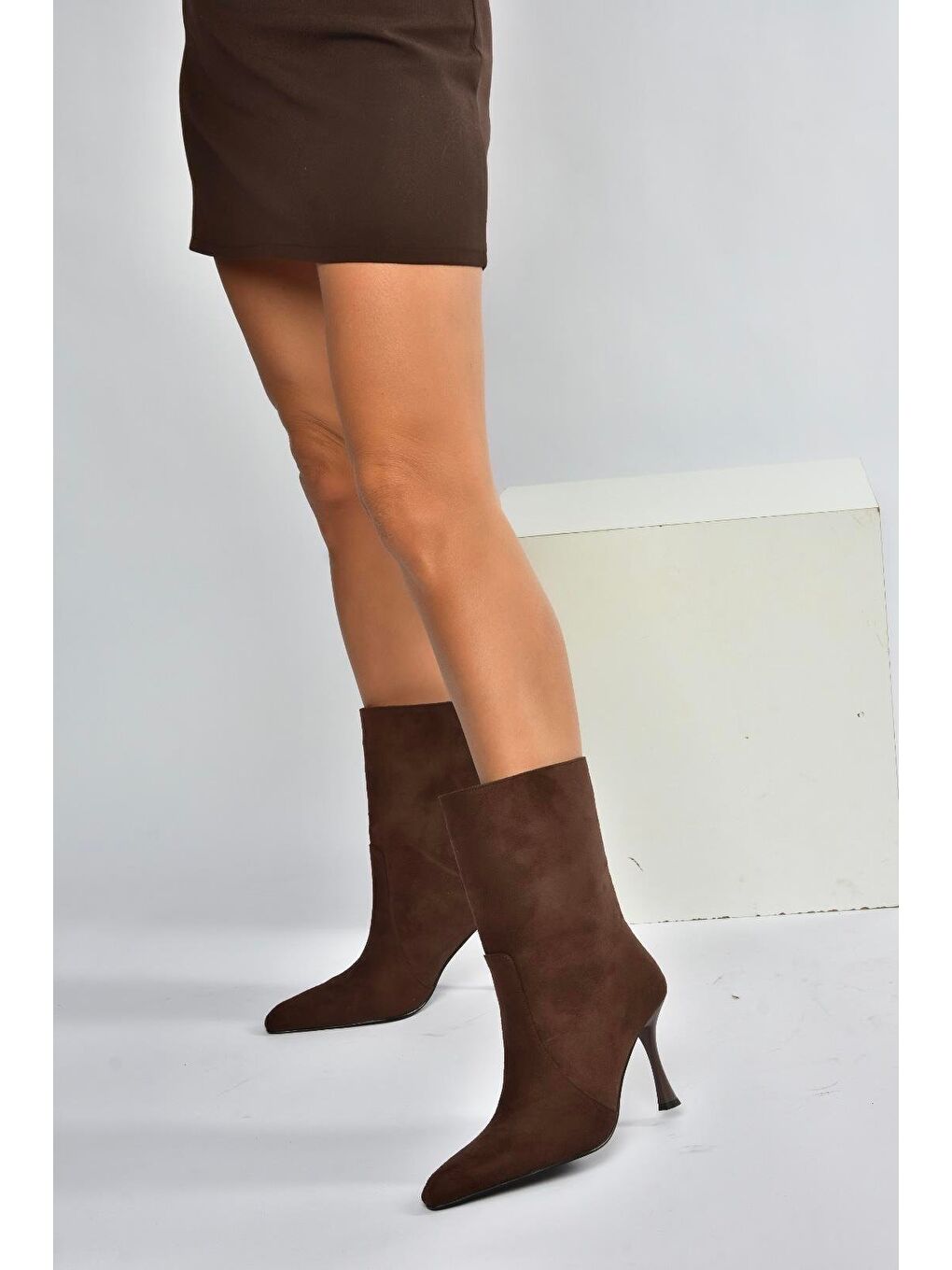 Kahverengi Kadın Bot V752550202-1