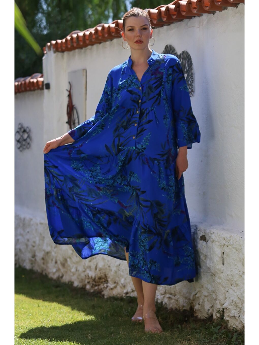 Saks Mavisi Hakim Yaka Fırfırlı Kol Düğmeli Eteği Fırfırlı Allover Baskılı Dokuma Elbise 130 58