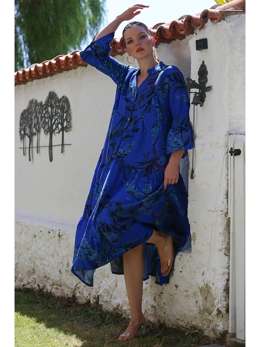 Saks Mavisi Hakim Yaka Fırfırlı Kol Düğmeli Eteği Fırfırlı Allover Baskılı Dokuma Elbise 130 58-4