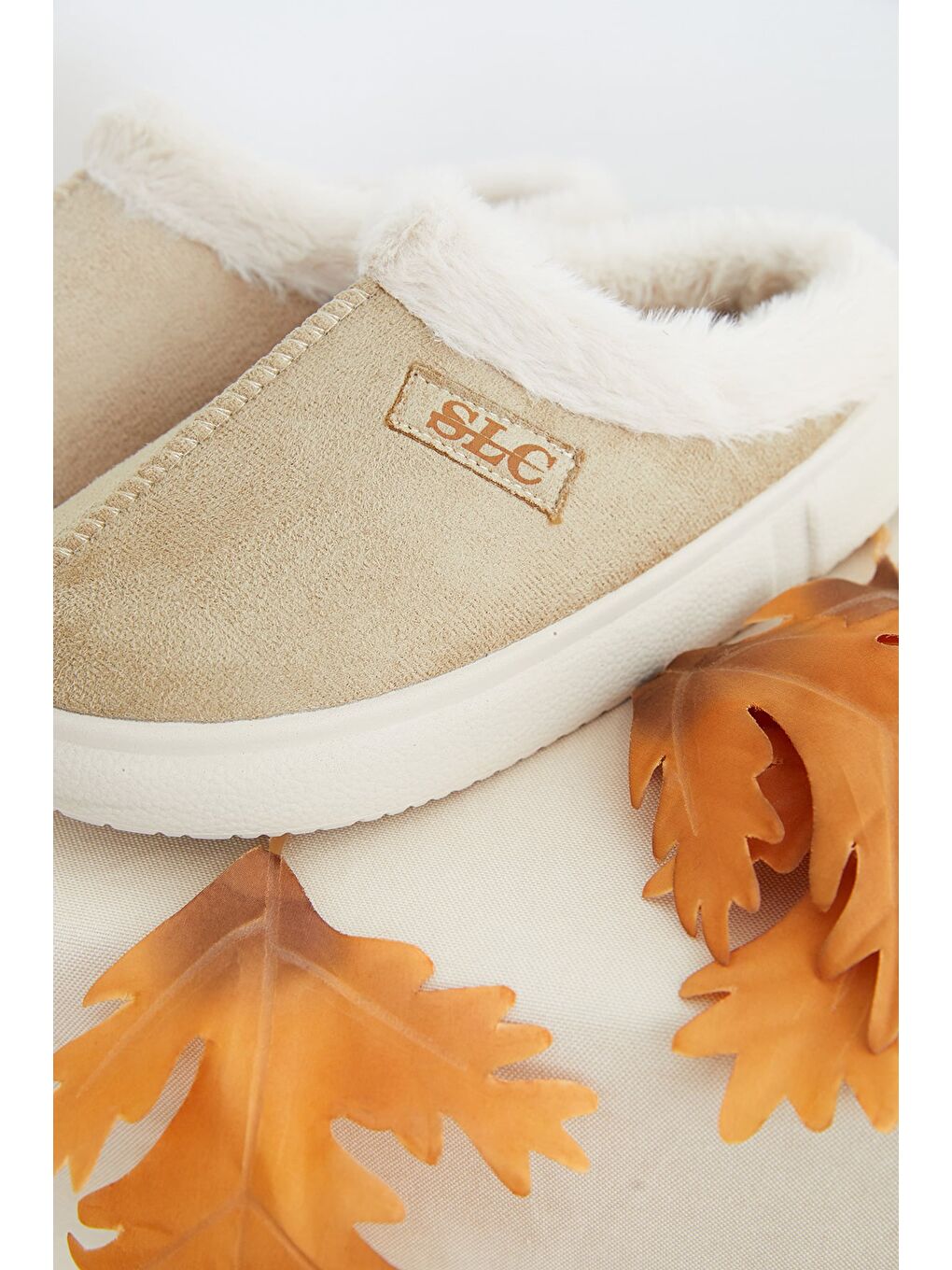 Bej İçi Kürklü Ev Terliği-2