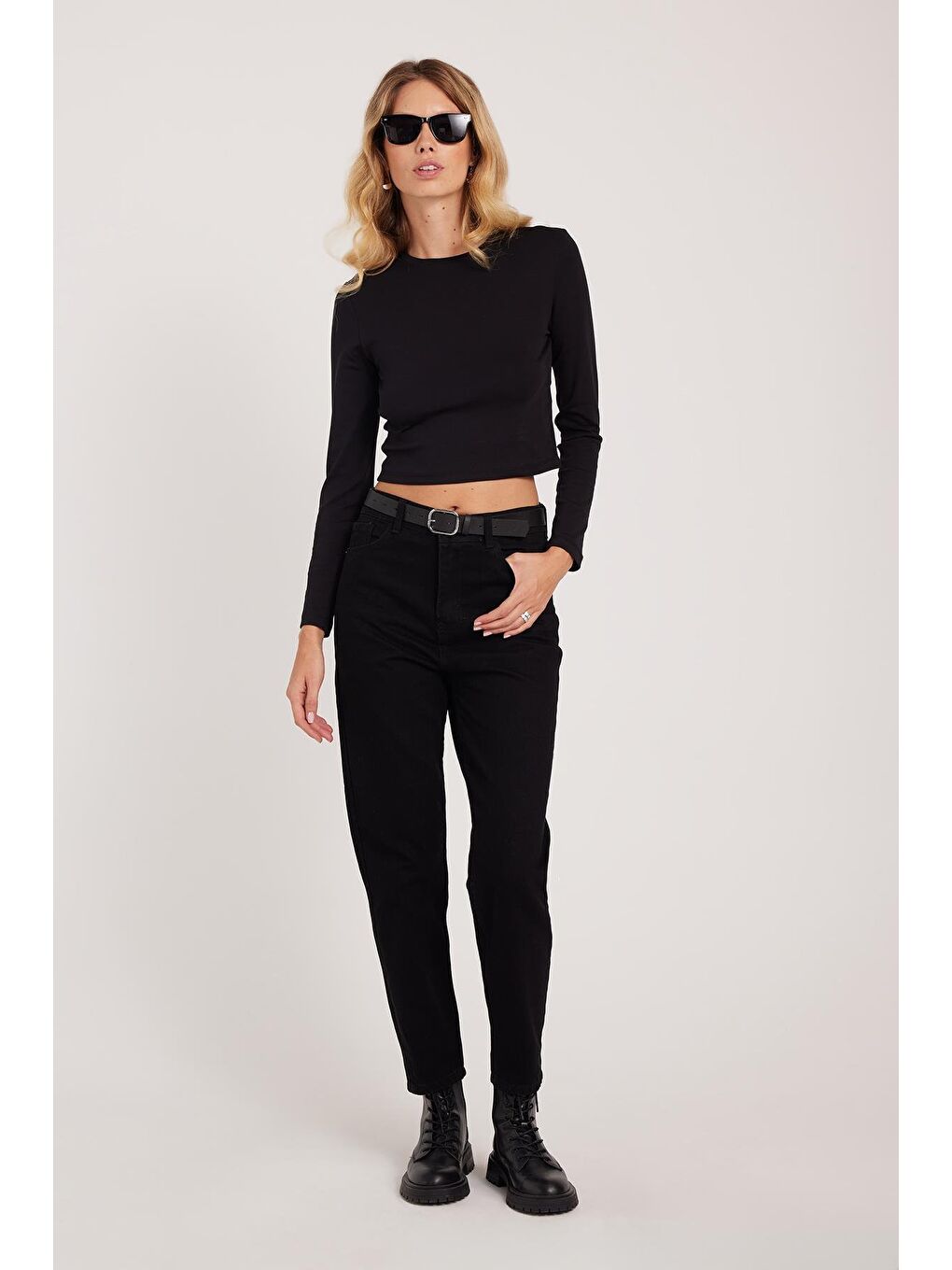 Kadın Slim Fit Dar Kesim Pamuklu Dar Paça Siyah Jean Pantolon-1