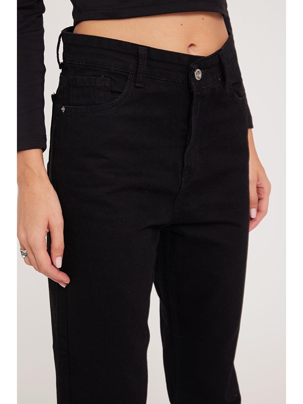 Kadın Slim Fit Dar Kesim Pamuklu Dar Paça Siyah Jean Pantolon-2