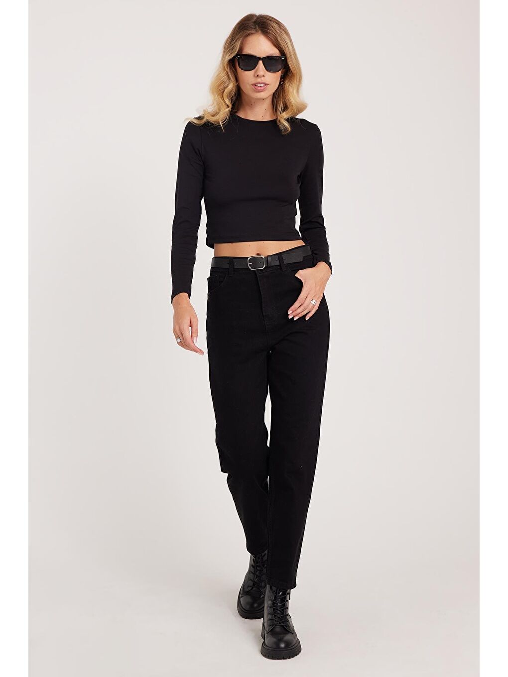 Kadın Slim Fit Dar Kesim Pamuklu Dar Paça Siyah Jean Pantolon-3