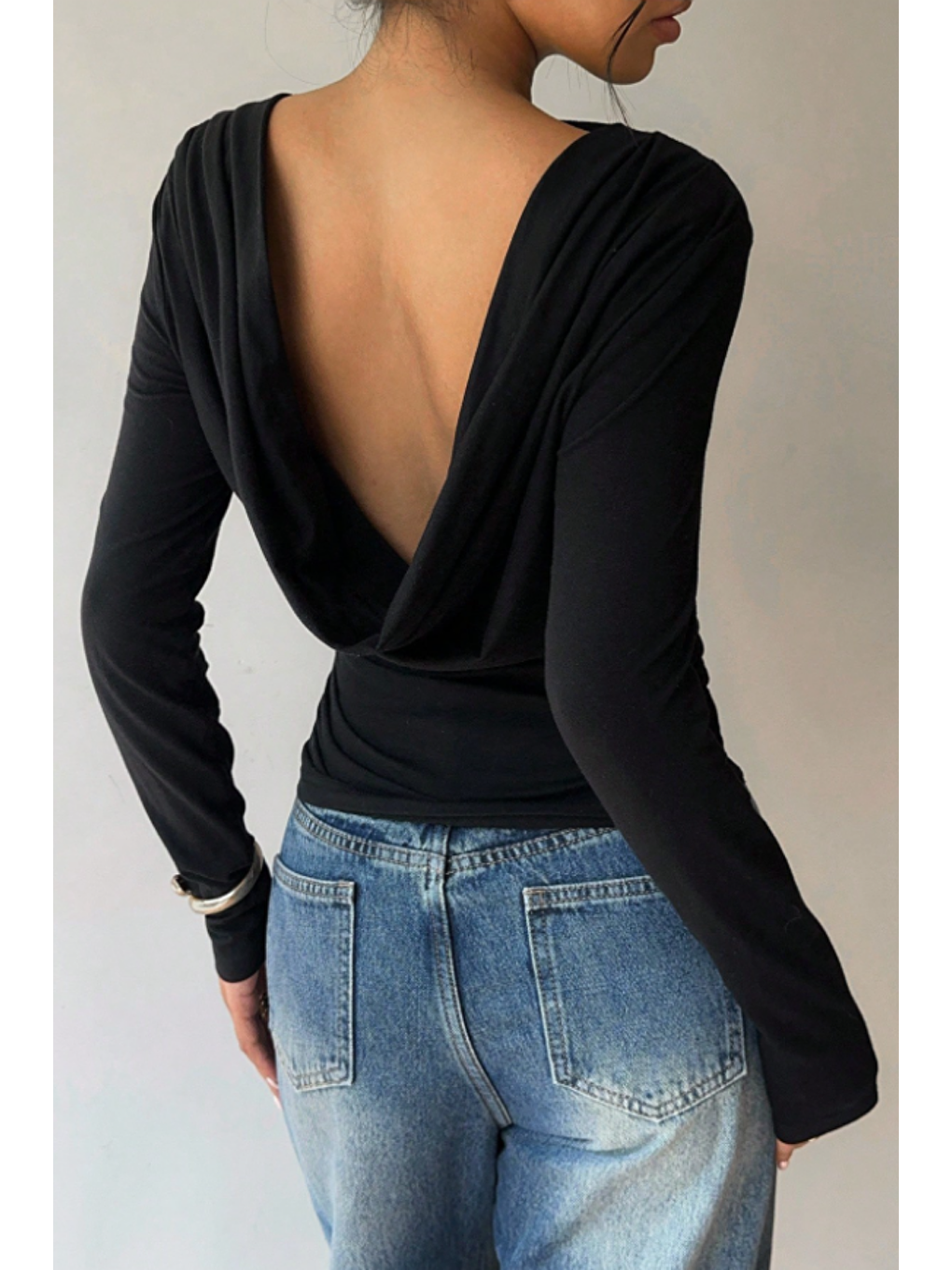 Kadın Siyah Derin Sırt Dekolteli Uzun Kollu Esnek Pamuk Bluz-5
