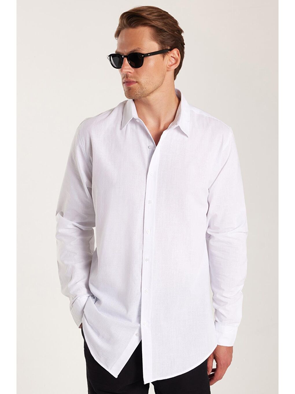 Erkek Slim Fit Dar Kesim Uzun Kollu %100 Pamuk Keten Doku Düz Biyeli Beyaz Gömlek-1