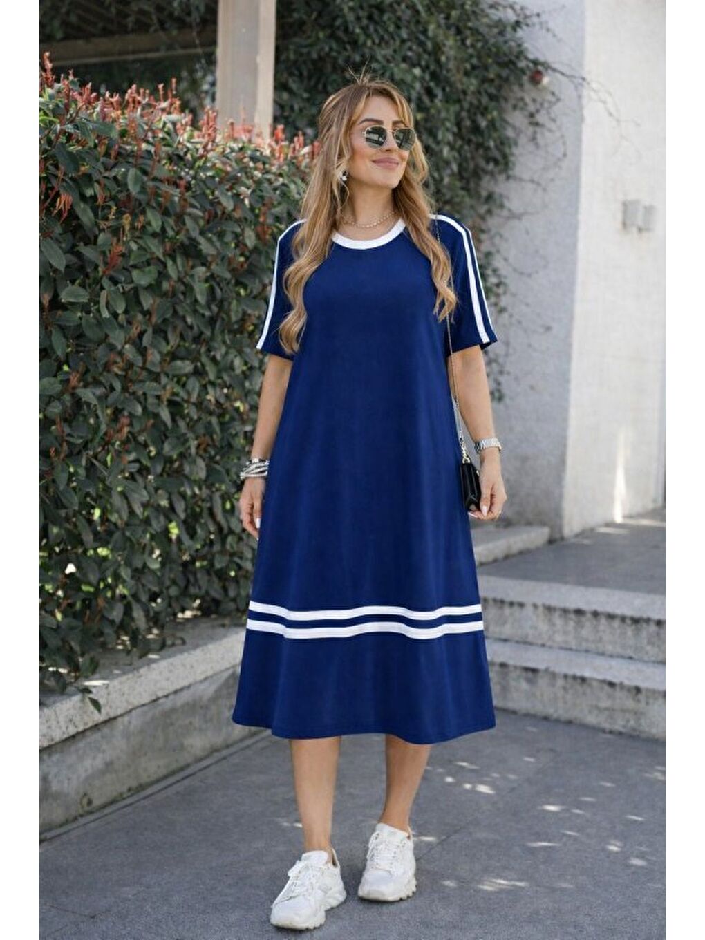 Lacivert Kadın Kısa Kollu Bisiklet Yaka şerit Detaylı Midi Viskon Elbise