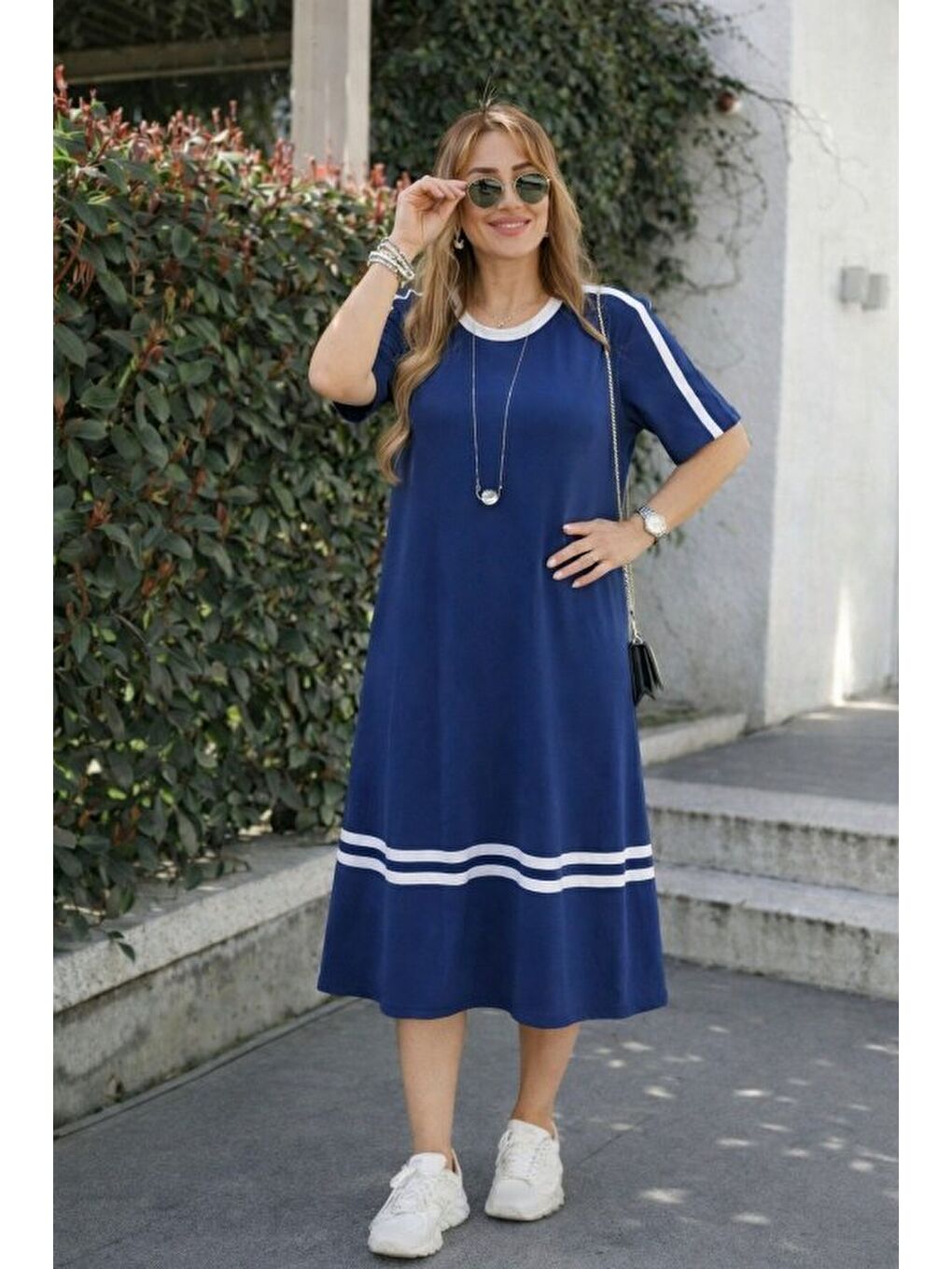 Lacivert Kadın Kısa Kollu Bisiklet Yaka şerit Detaylı Midi Viskon Elbise-1