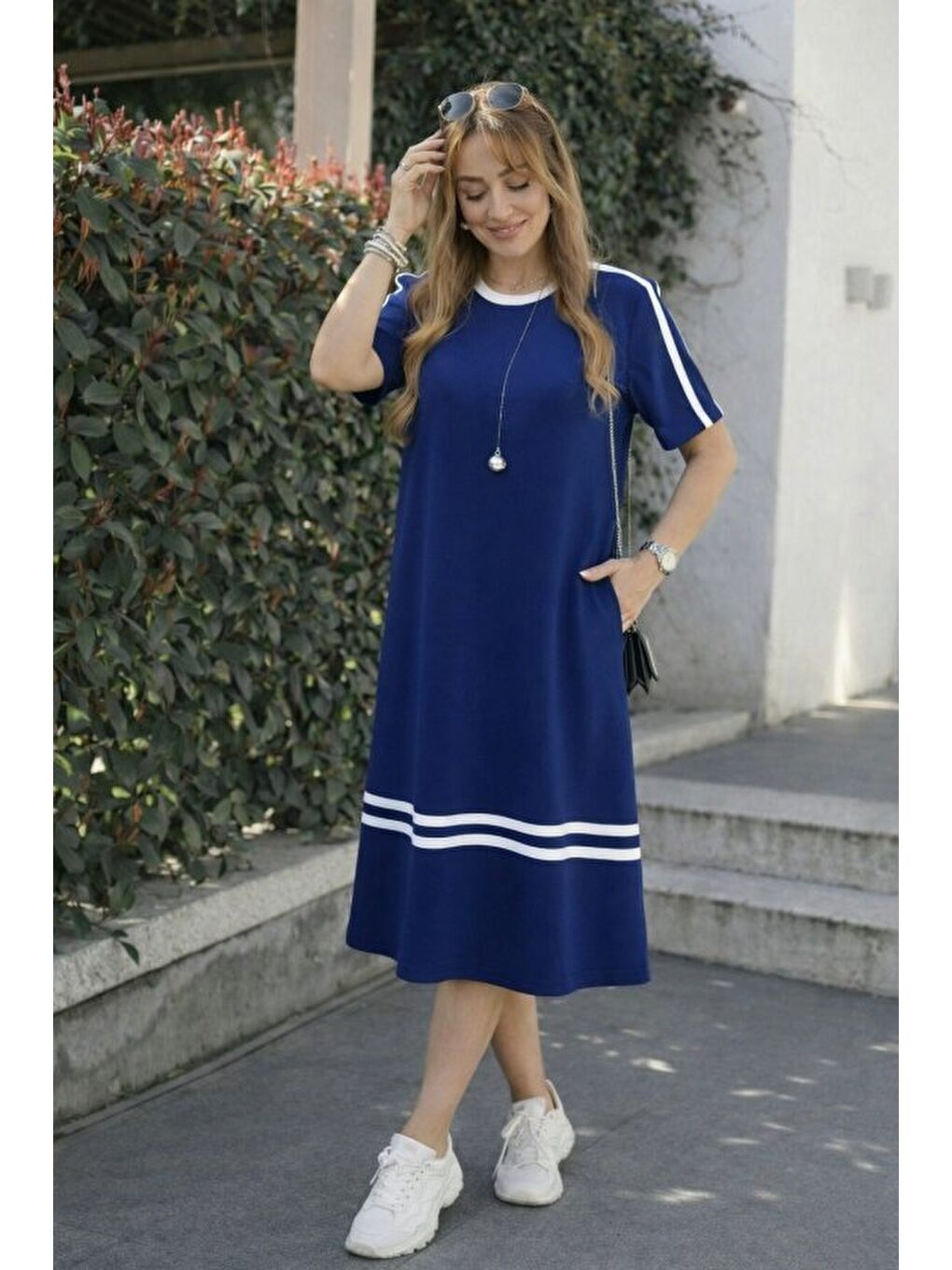 Lacivert Kadın Kısa Kollu Bisiklet Yaka şerit Detaylı Midi Viskon Elbise-2