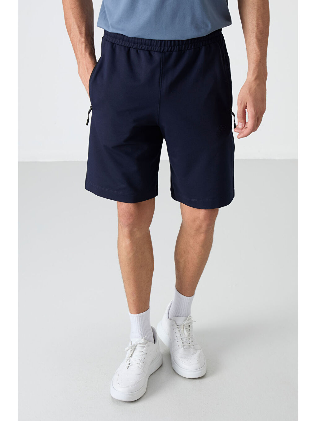 İndigo Gizli Fermuar Arka Cepli Bağcıklı Standart Kalıp Erkek Şort - 81136-3