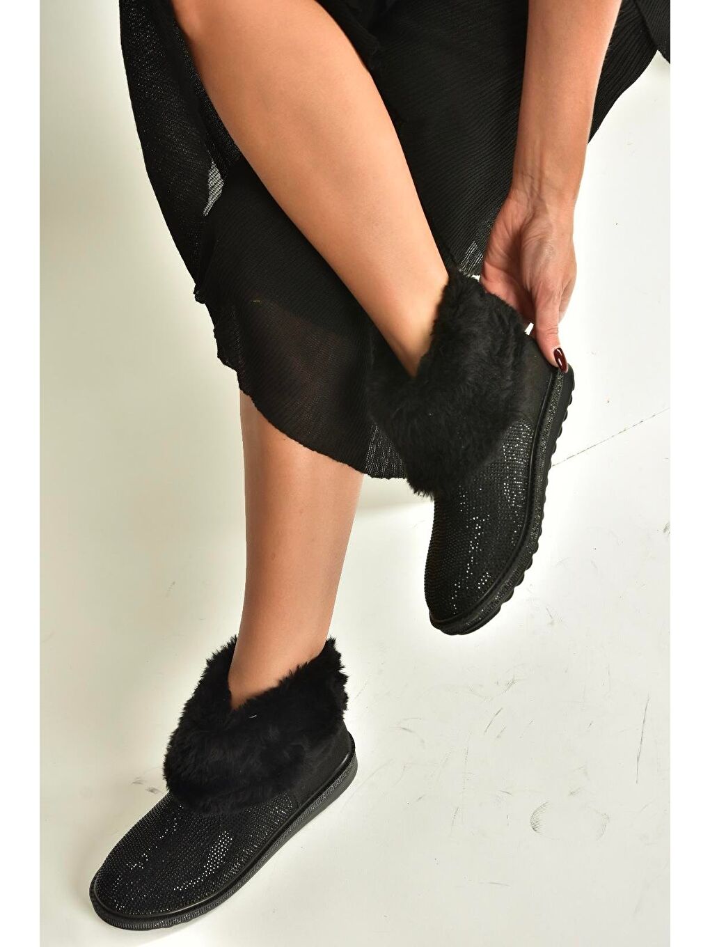 Siyah Kadın Bot V250014702-1