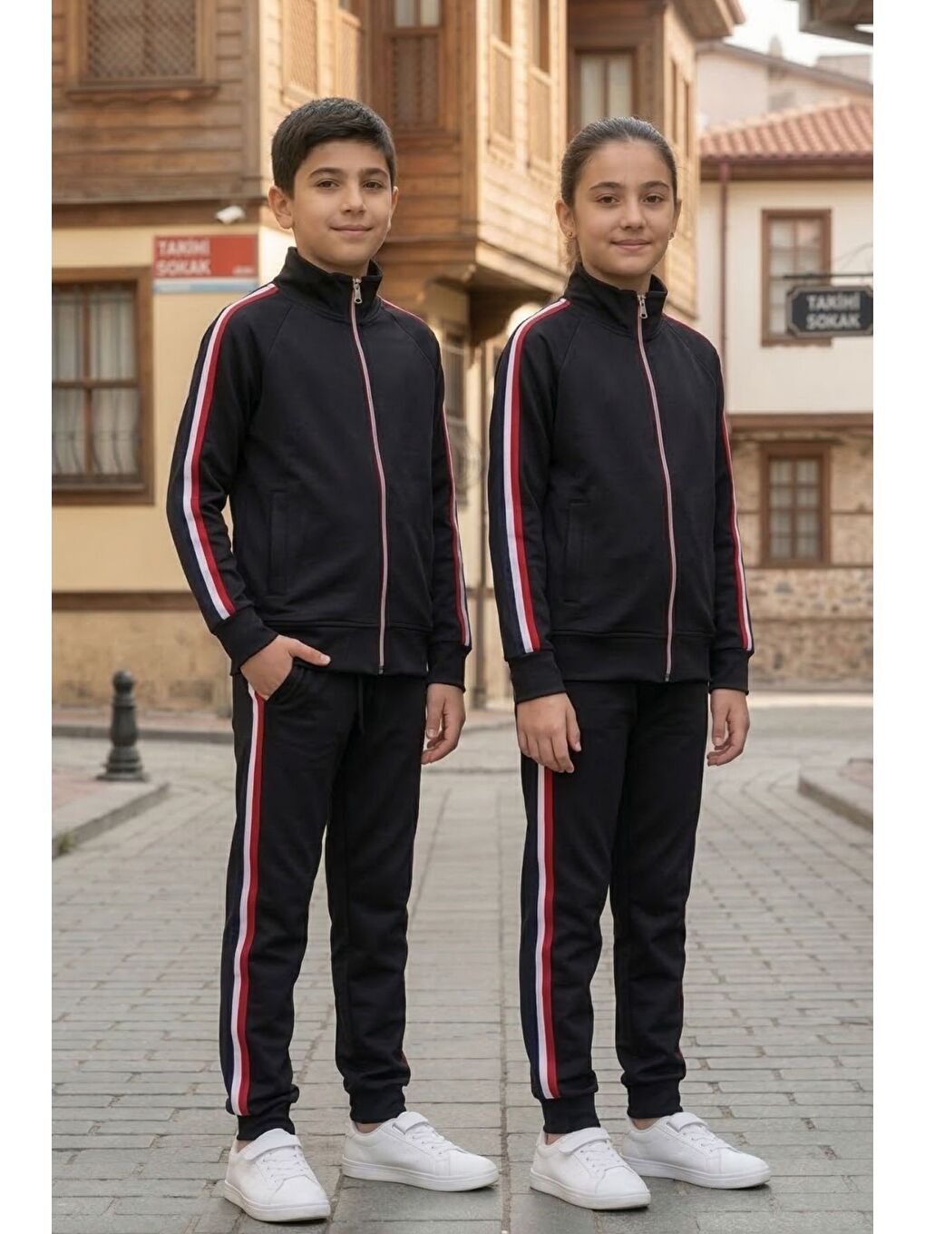 Siyah Unisex Çocuk Dik Yaka Üç Şeritli Şardonlu Dalgıç Eşofman Takımı-1