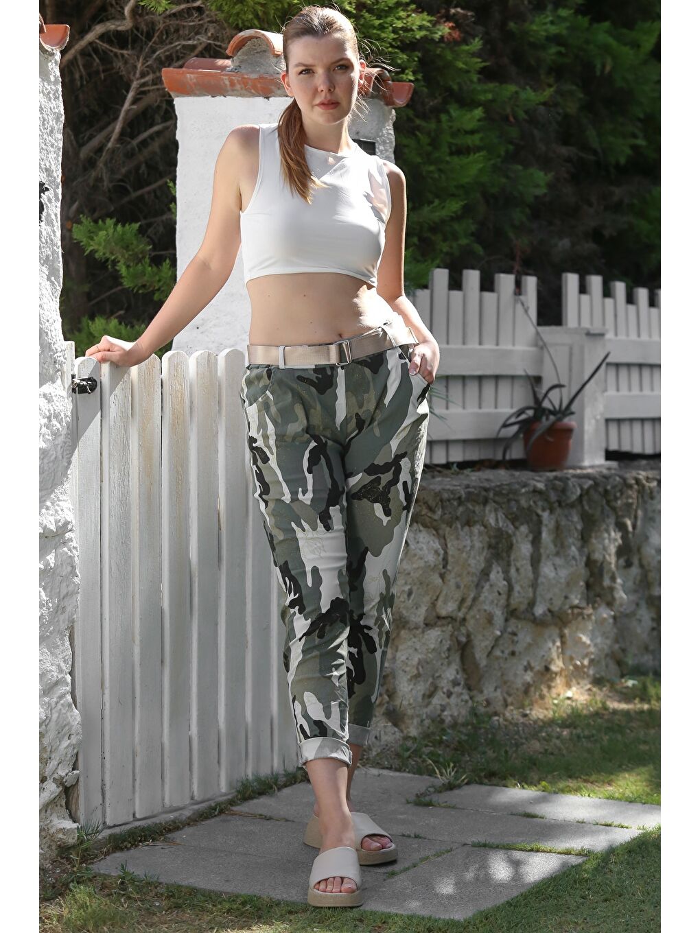 Yeşil İtalyan Kamuflaj Haki Cepli Kemerli Lastikli Bel Dar Paça Casual Dokuma Pantolon 100 65-3